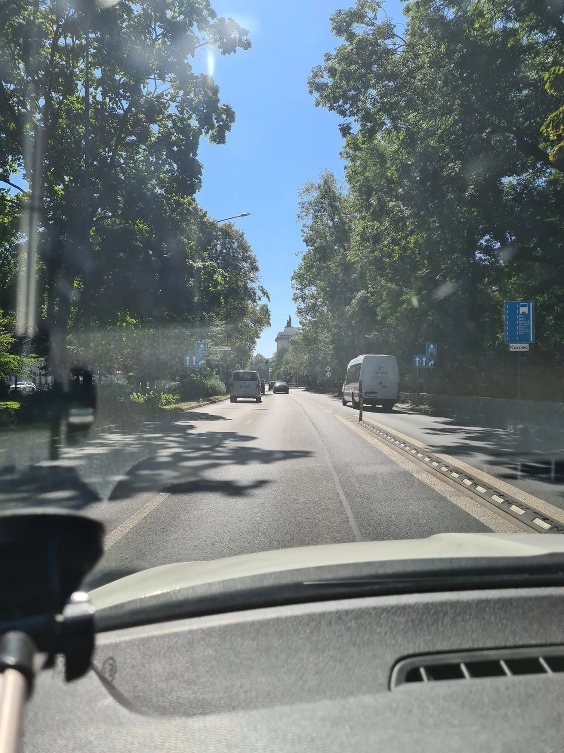 Kierowca wymusza pierwszeństwo