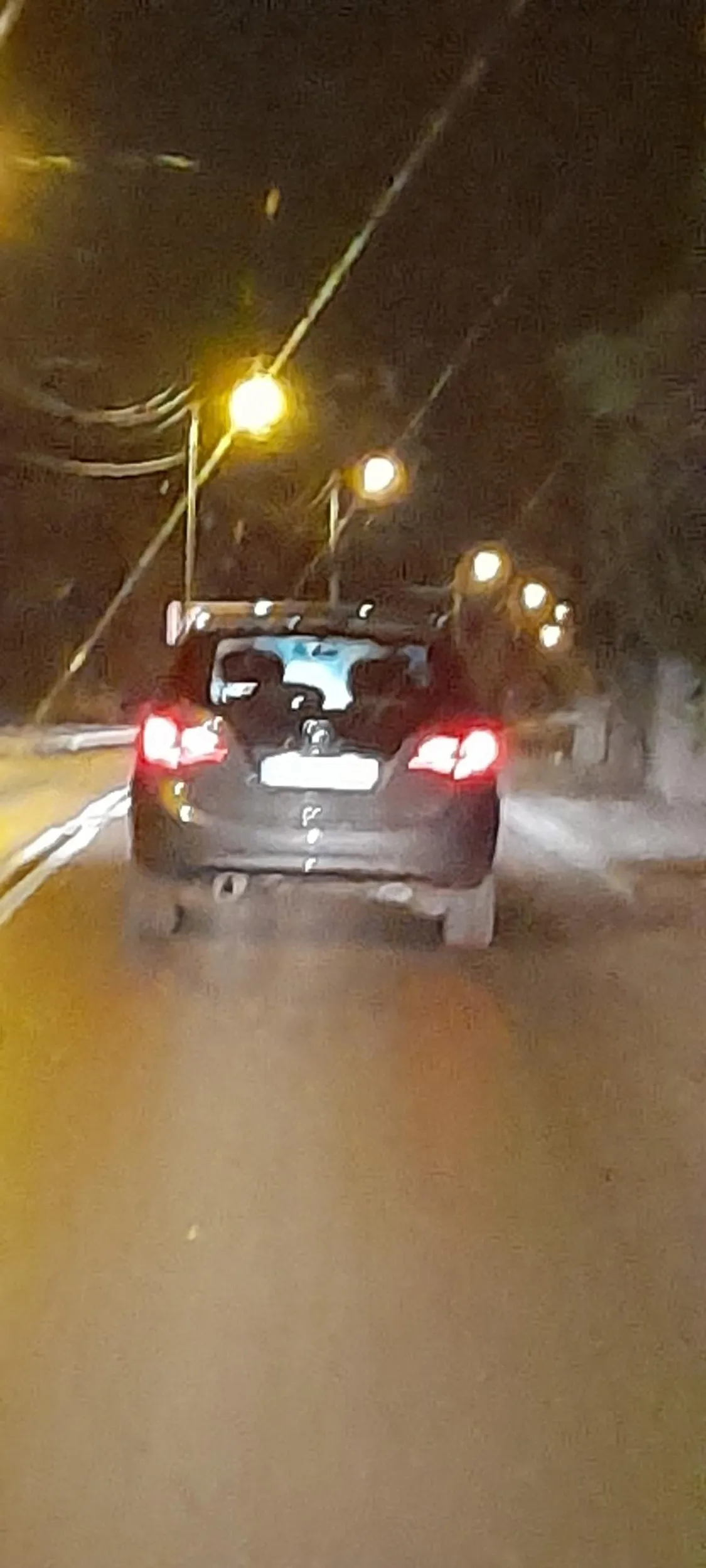 Brawo dla tego pajaca, który na rondzie nie ustąpił nam pierwszeństwa i prawie spowodował wypadek.