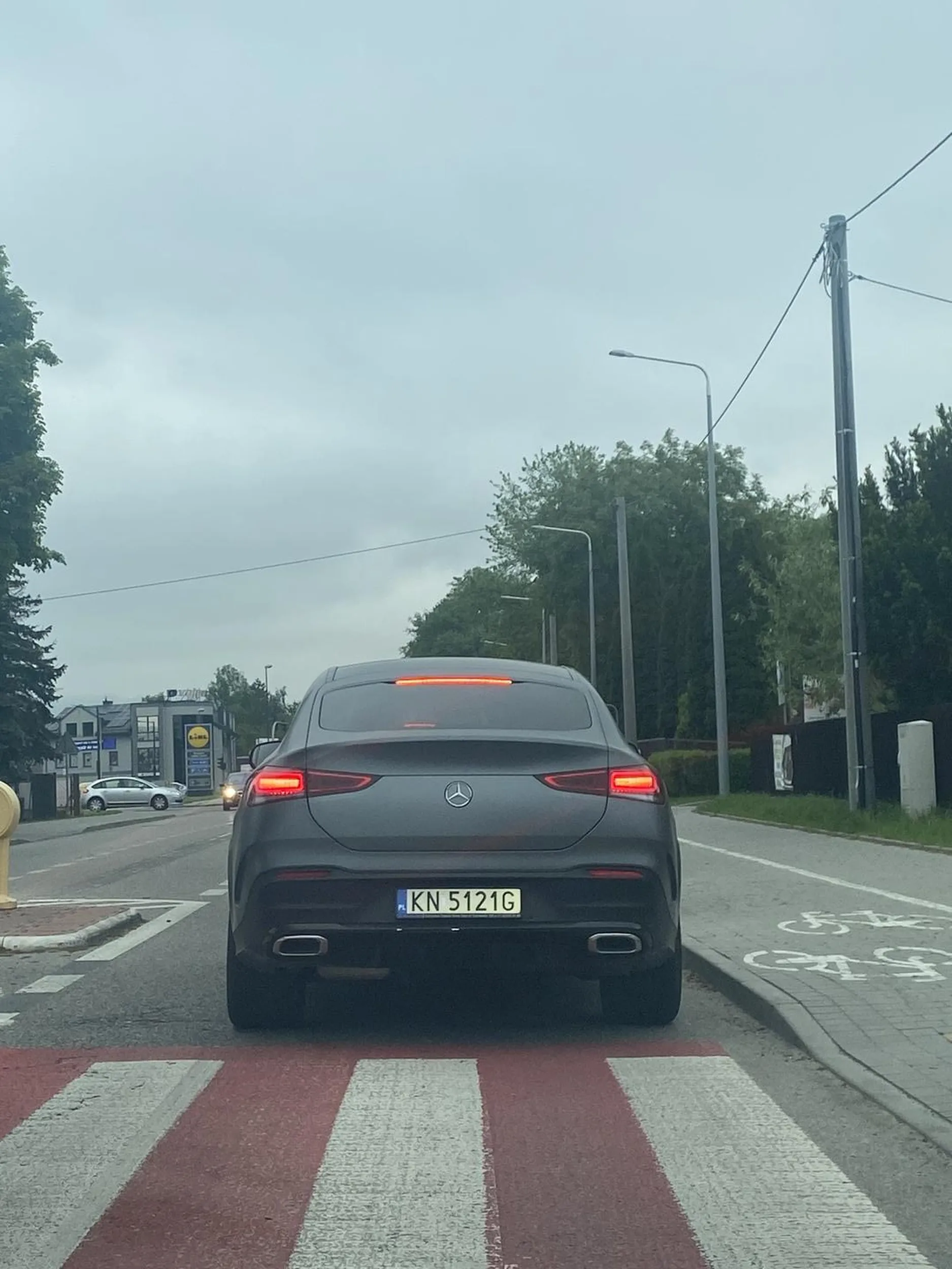 Dobry szybki kierowca