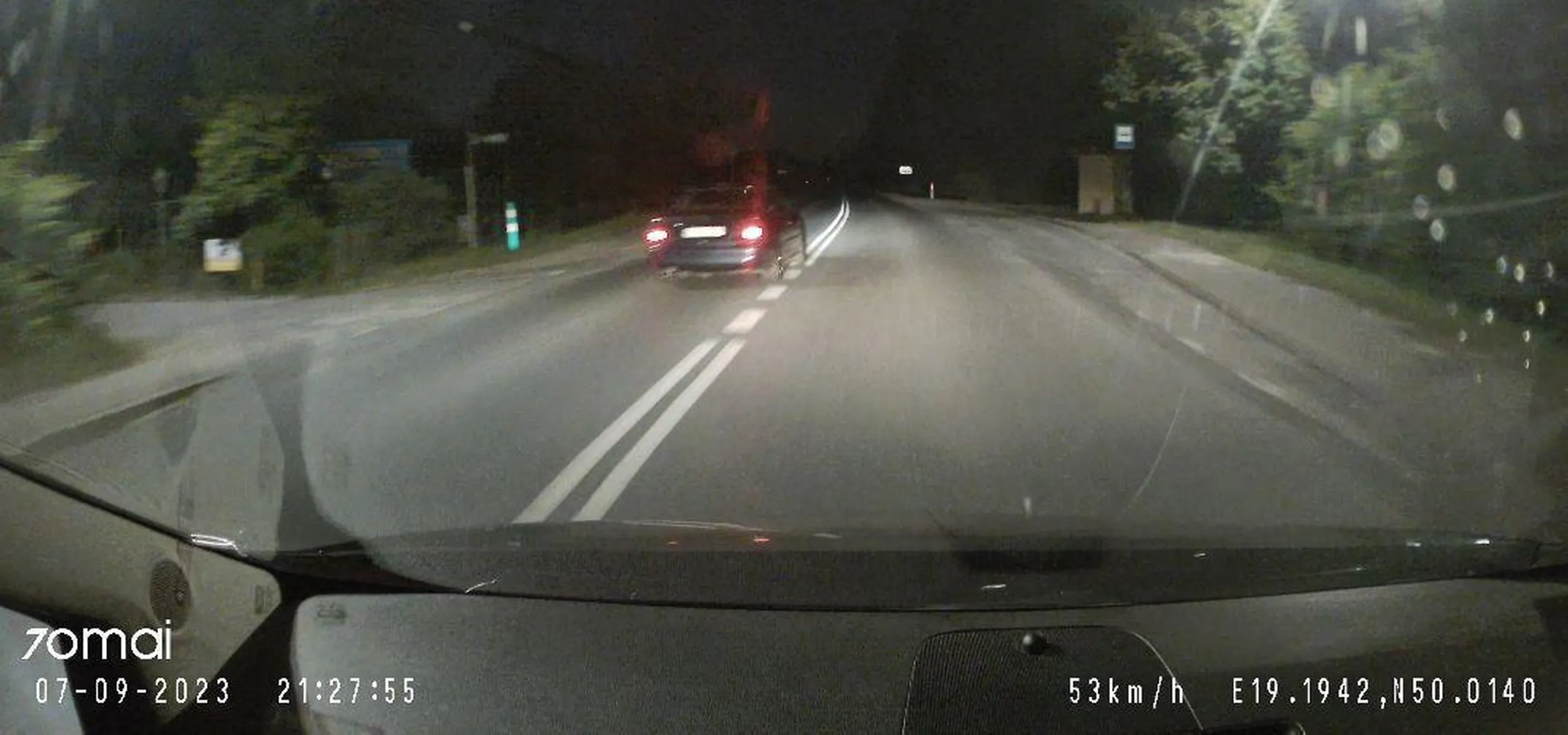 bezpośrednio NA przejściu dla pieszych - pszypaU