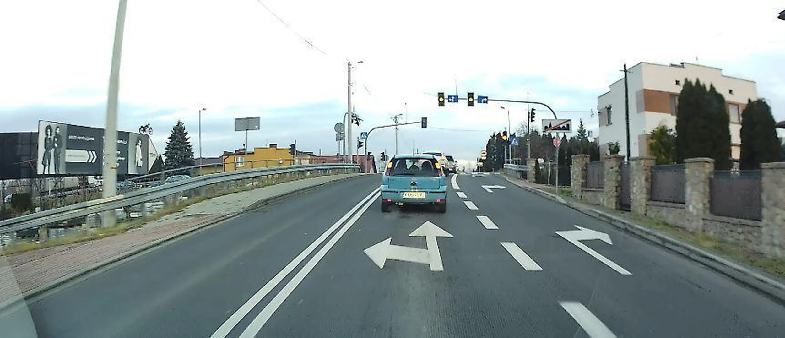 ups. perfidne CZERWONE