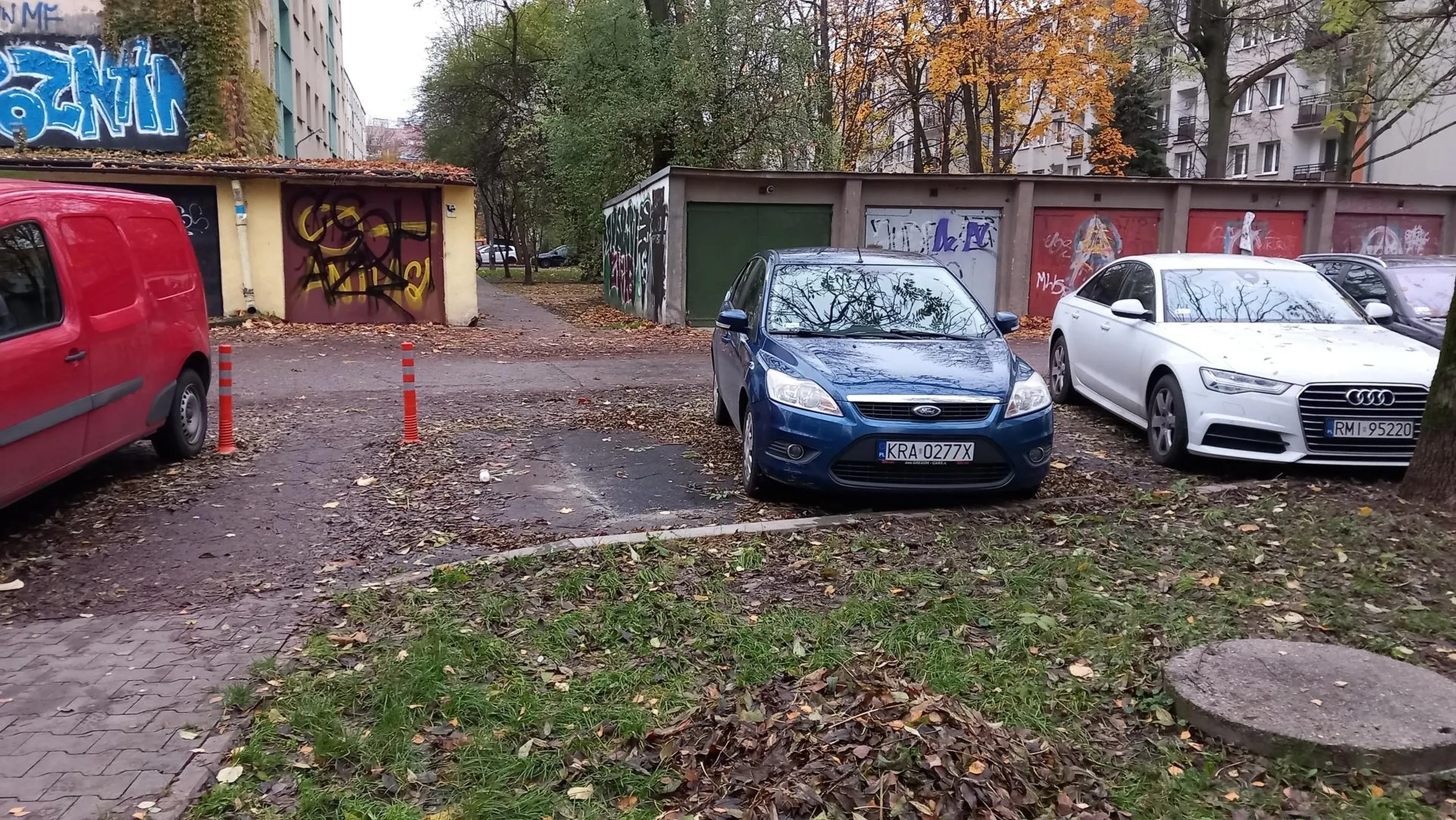 Parkujemy maksymalnie blisko słupków a nie jak się nam podoba