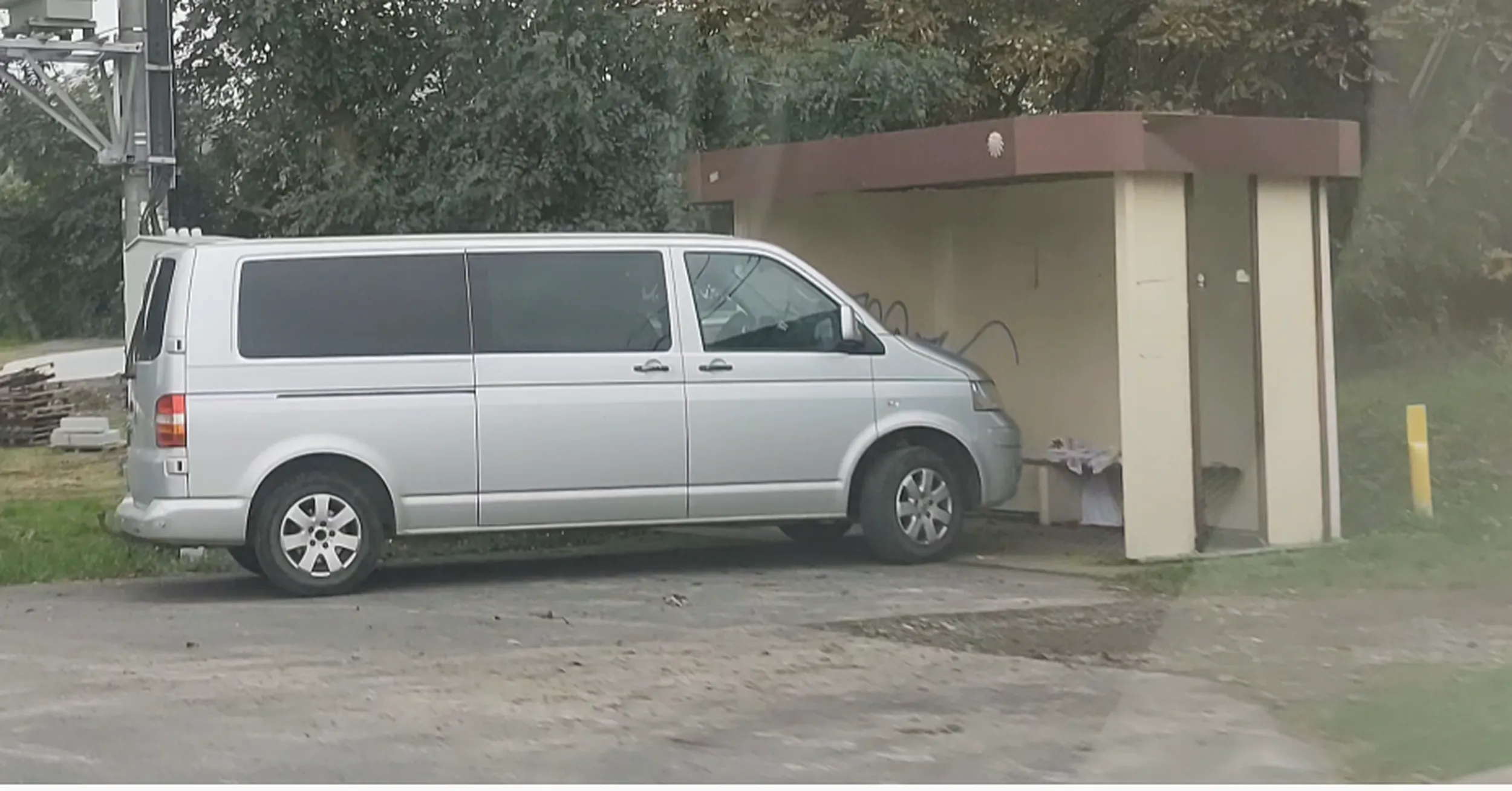 Przystanek  dla dzieci szkolnych parkingowy