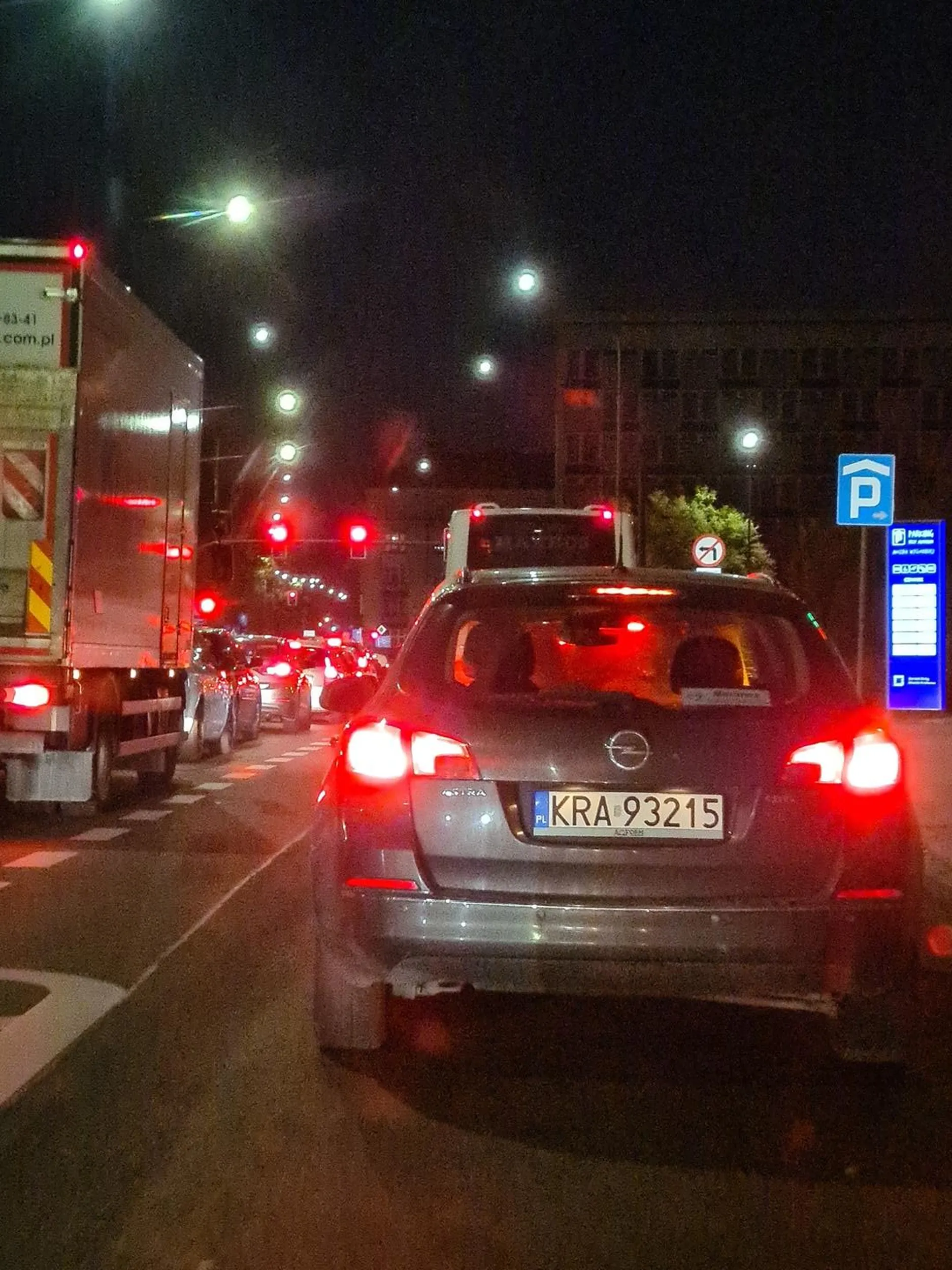 Kierowca wymusza pierwszeństwo