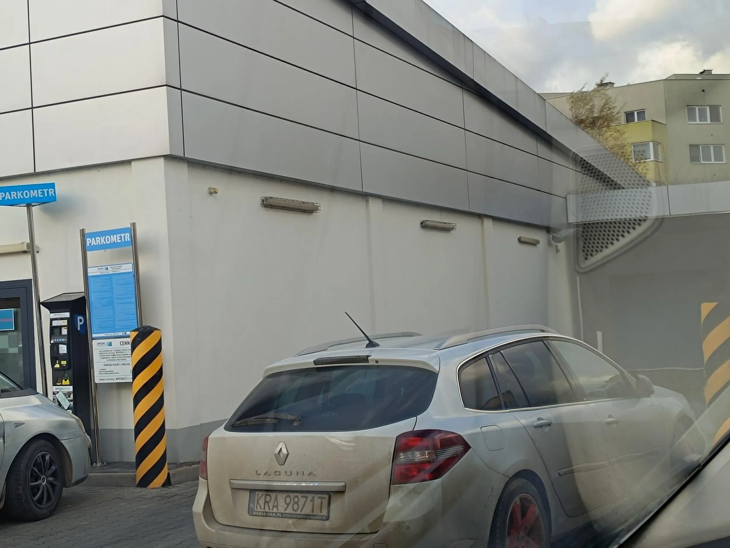 Zwykła pała blokująca miejsce rozładunku dla samochodów dostawczych