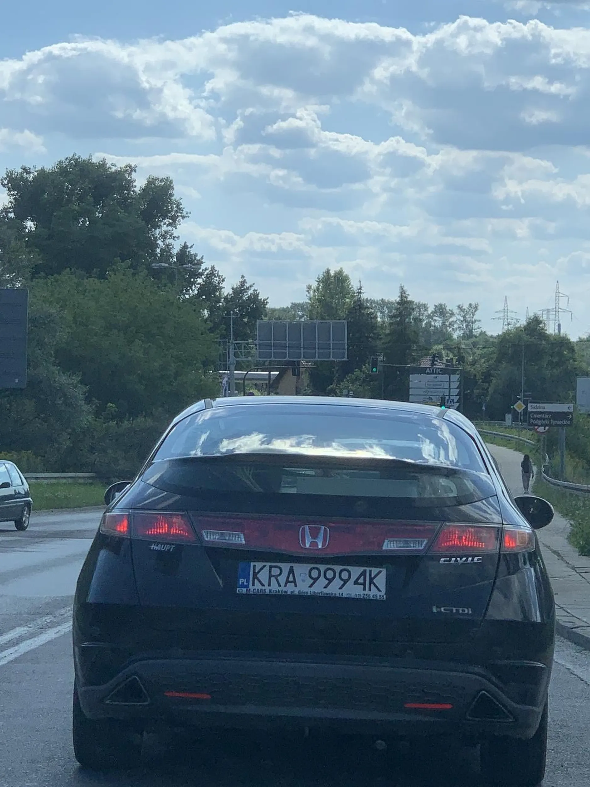 Prawo jazdy znalezione w chipsach, brak znajomości zasad ruchu drogowego oraz stwarzanie realnego zagrożenia w ruchu lądowym. C H A M S T W O