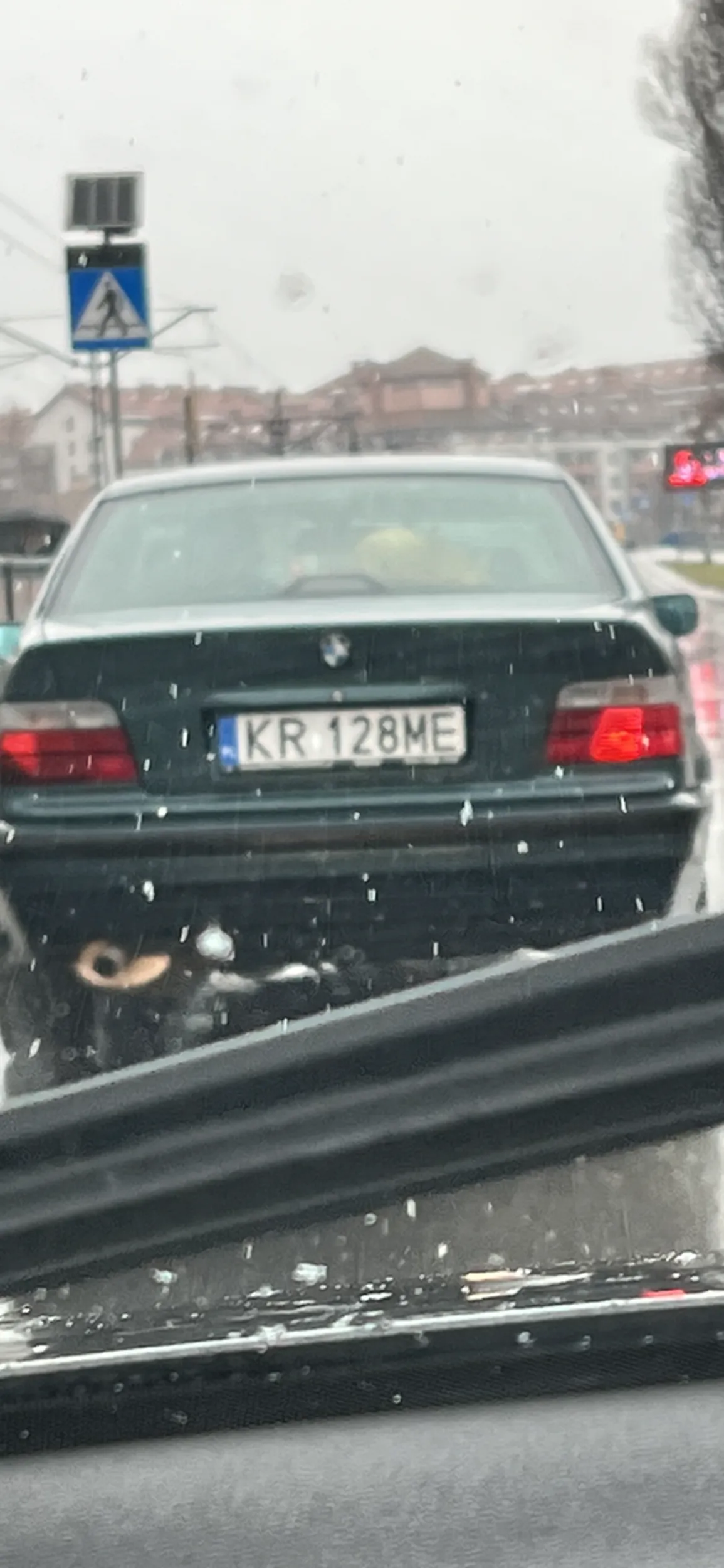 Jeździ jakby wygrał prawko w chipsach! Wymusza pierwszeństwo?