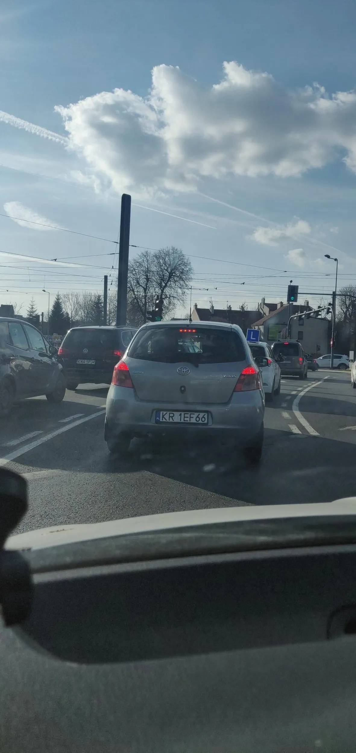 Kierowca wymusza pierwszeństwo