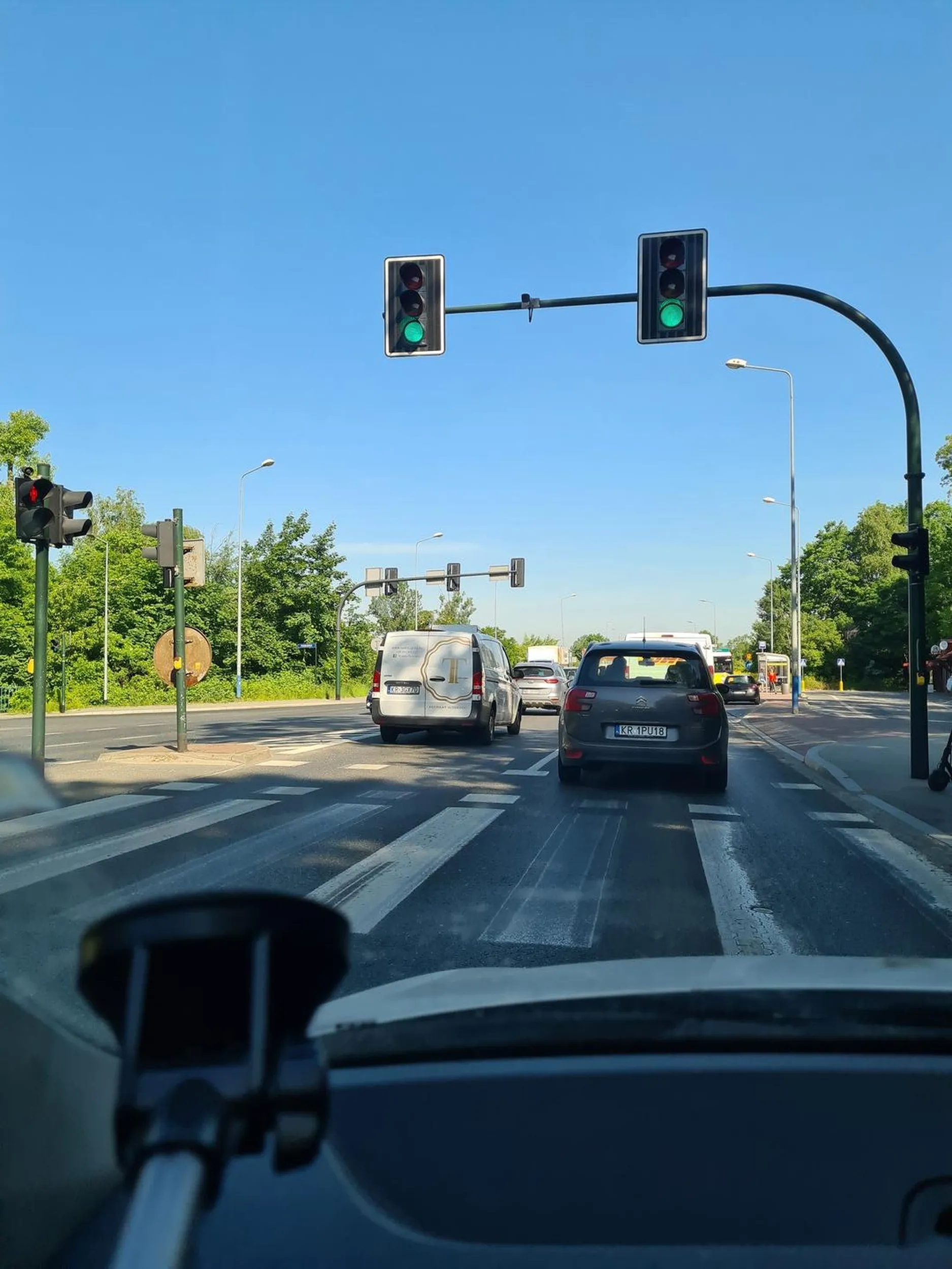 Kierowca wymusza pierwszeństwo