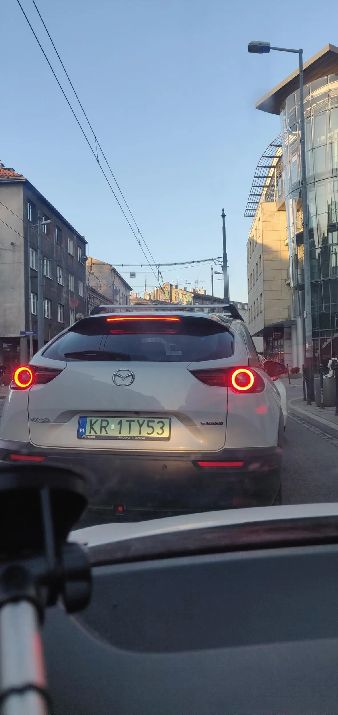 Kierowca jeździ niebezpiecznie