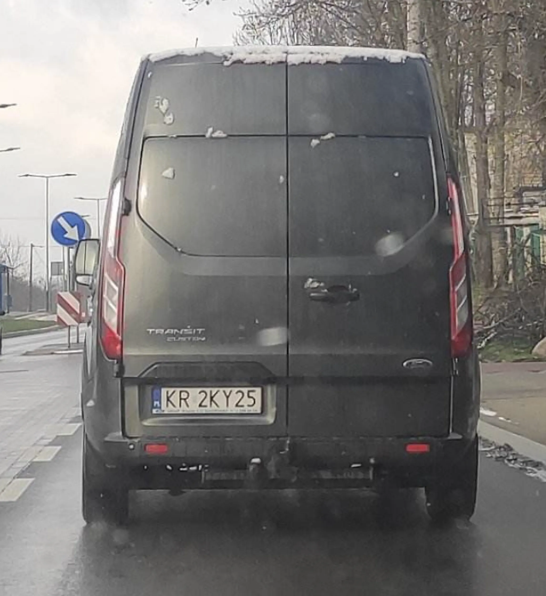 Gruby cieć lubi wymuszać wypadki hamując gwałtownie, a później zajeżdżać drogę. Życzę skarania w najbliższym czasie