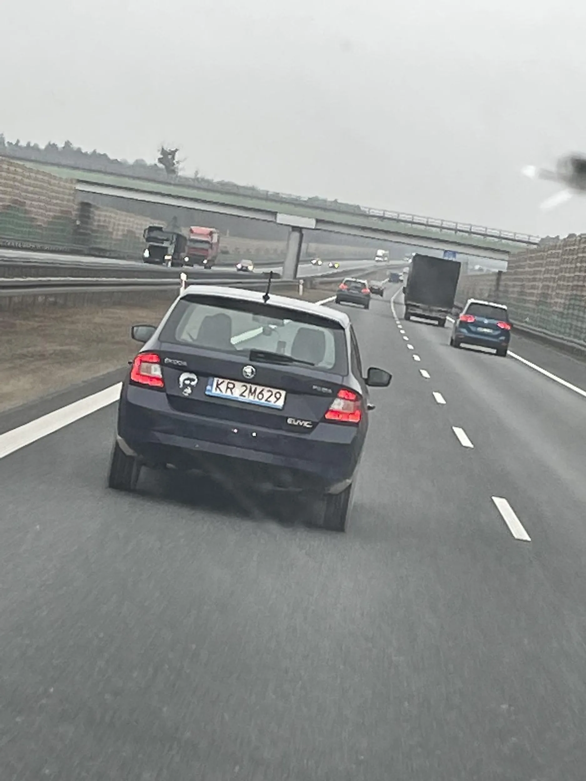 Najgorszy kierowca jakiego widziałem, patologiczny starszy dziadek, który nie potrafi jeździć i opanować emocji