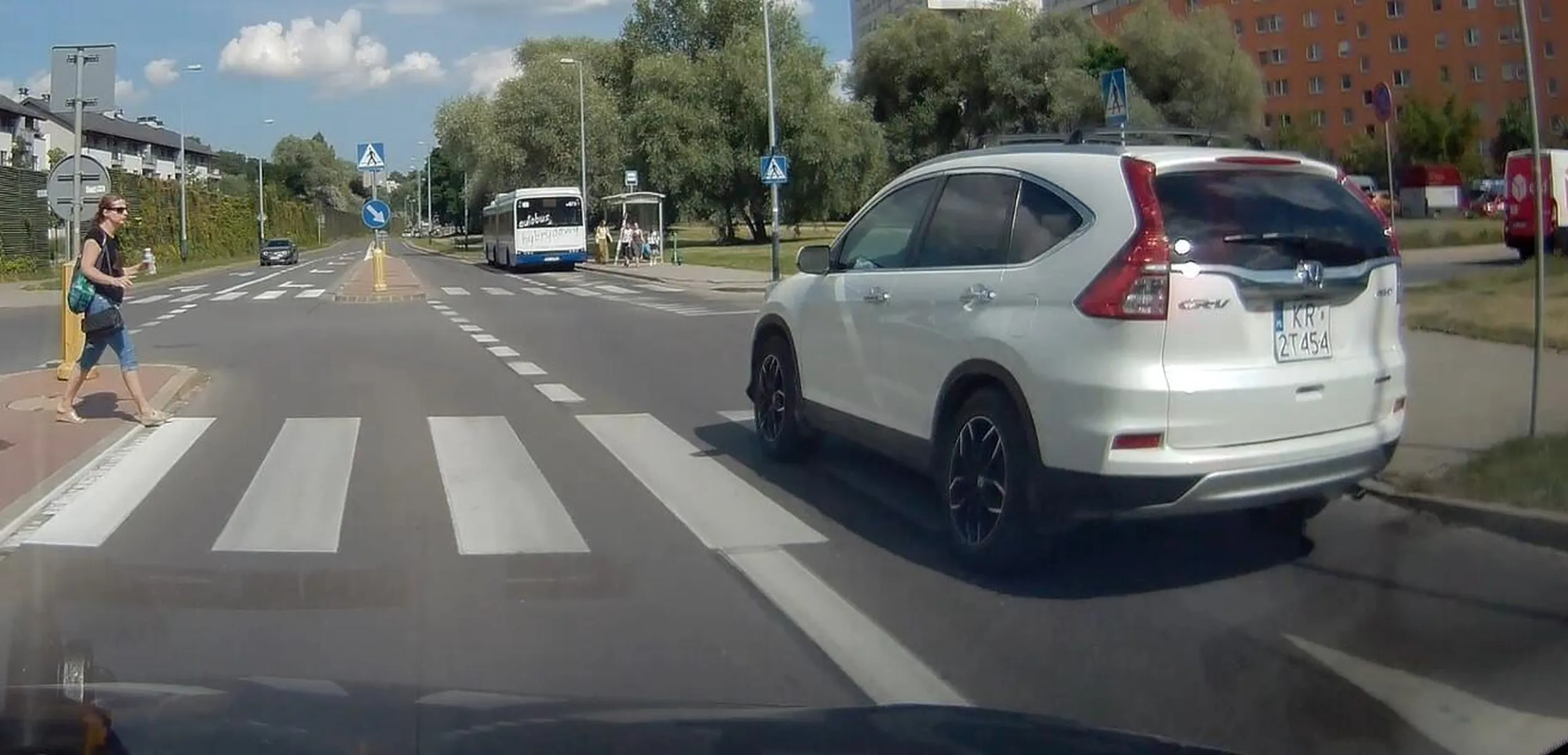 Wyprzedzanie na przejściu dla pieszych