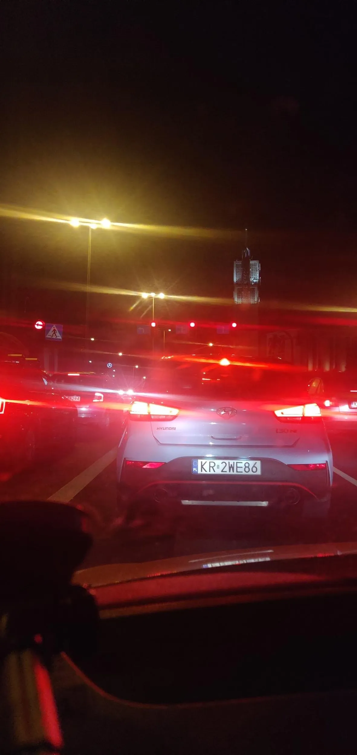 Kierowca jeździ niebezpiecznie