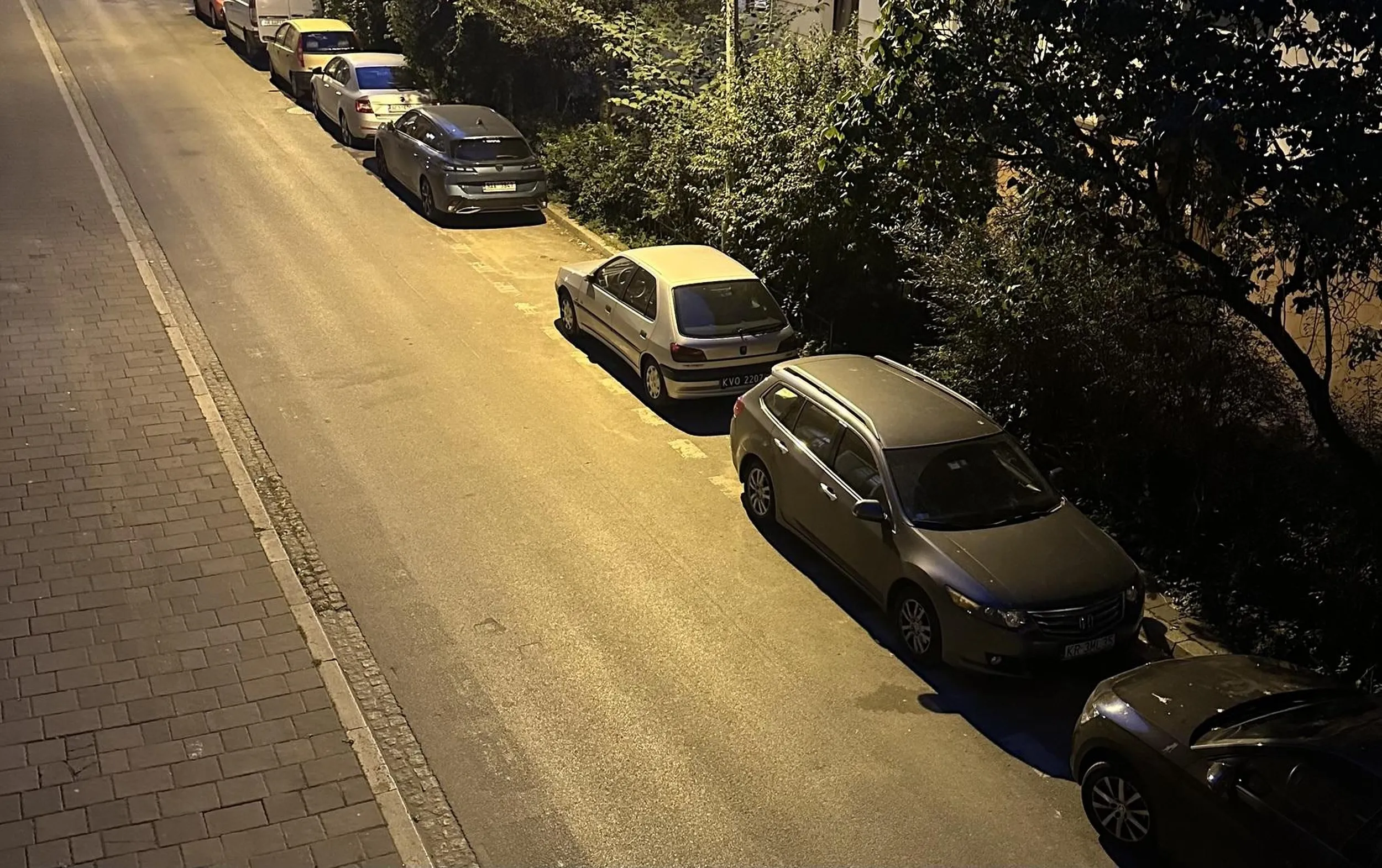 Piękne parkowanie i brawa dla Pana „pod prąd” ⬆️  szkoda, że nie jechałem z naprzeciwka … byłby piękny ?