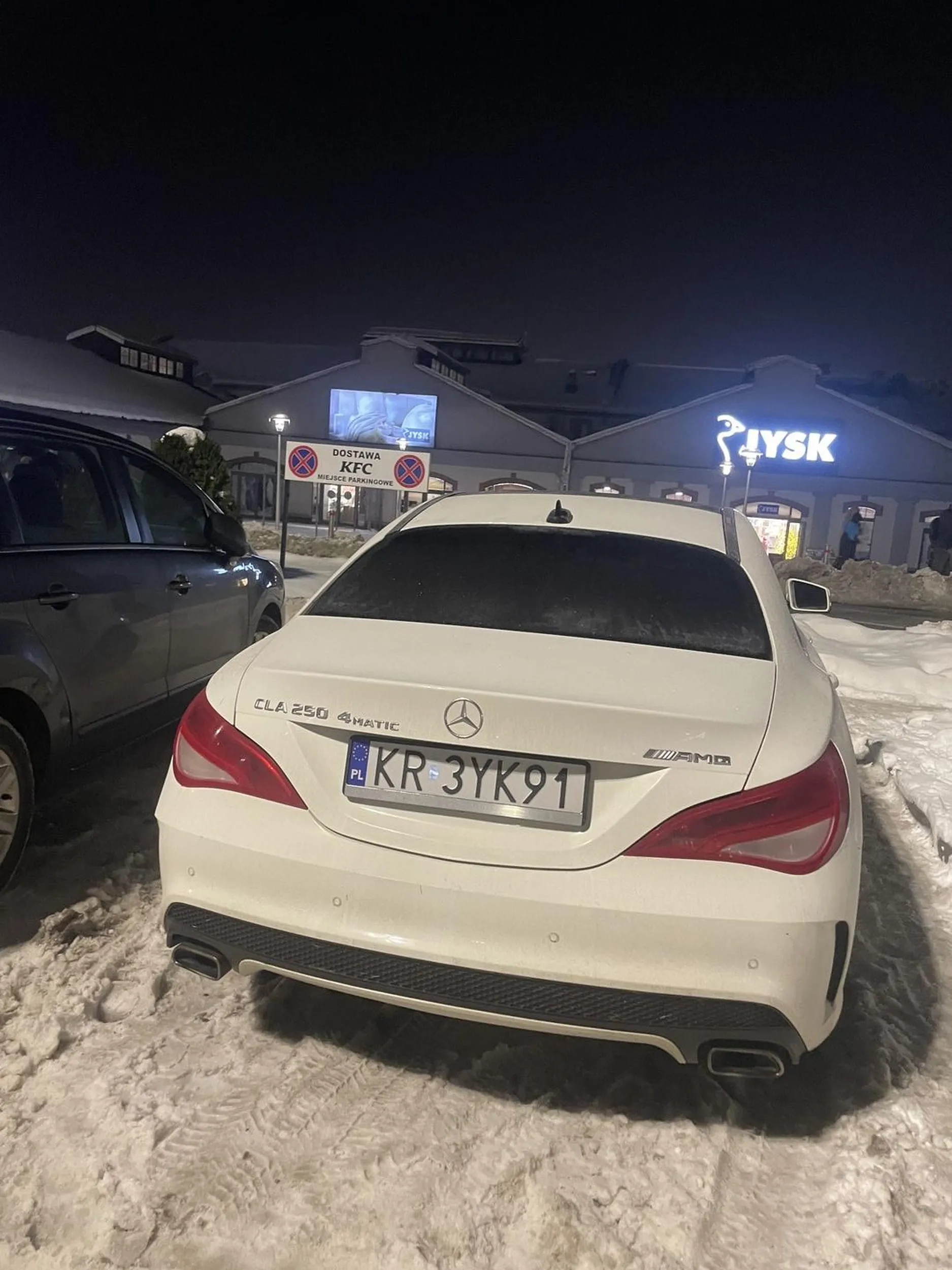 Osoba złośliwie blokowała cały dzień postój dla dostawców