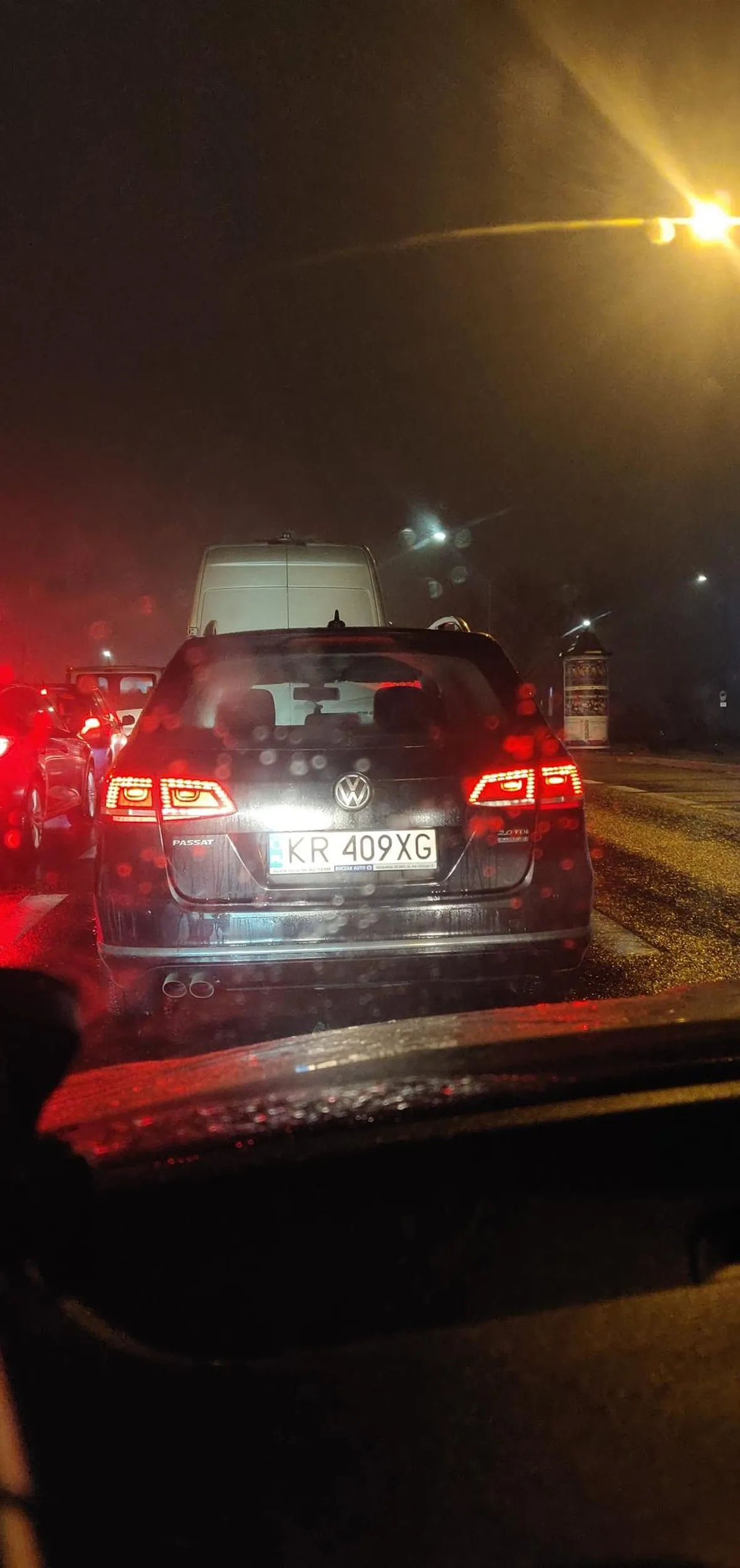 Kierowca jeździ buspasem bezprawnie