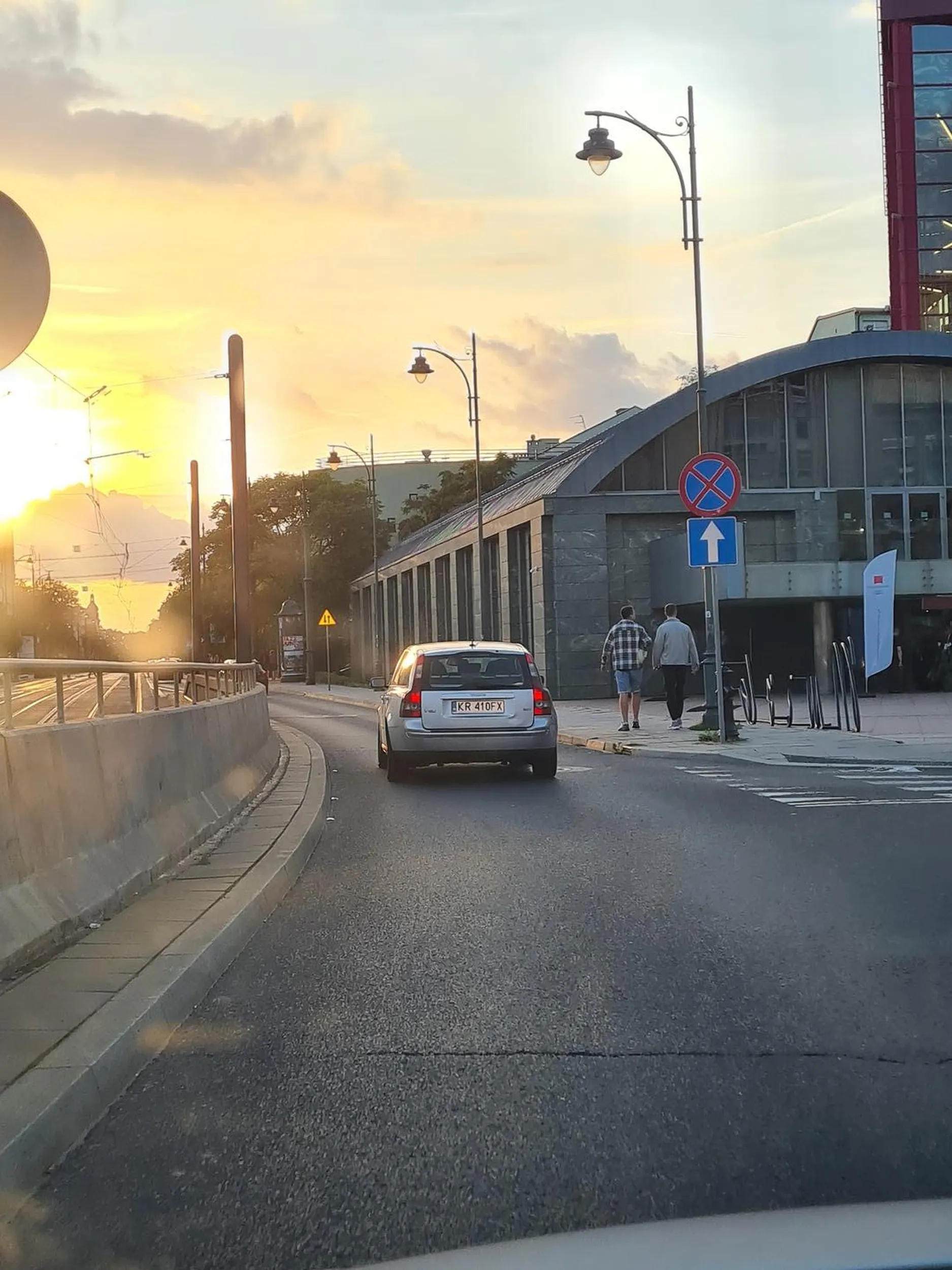 Kierowca wymusza pierwszeństwo