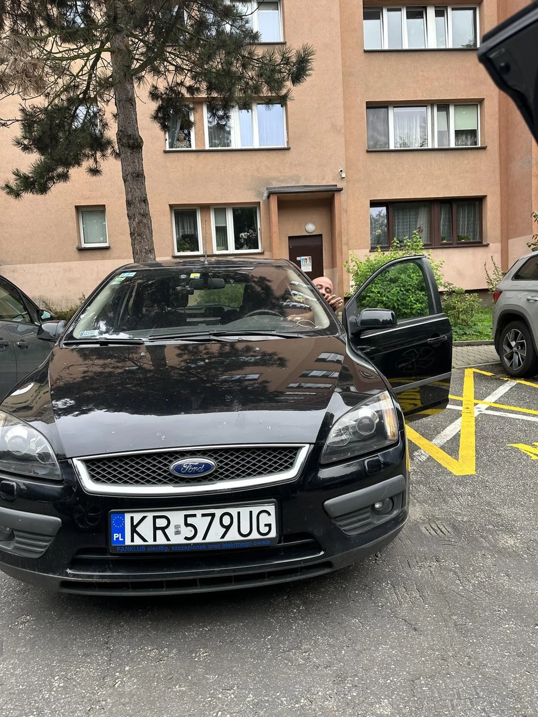 Oto król buractwa i chamstwa potrzebujący leczenia.