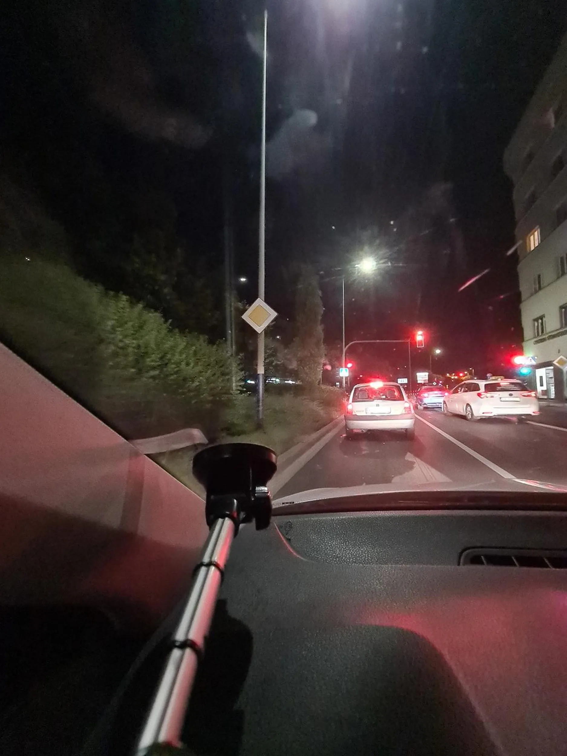 Kierowca wymusza pierwszeństwo