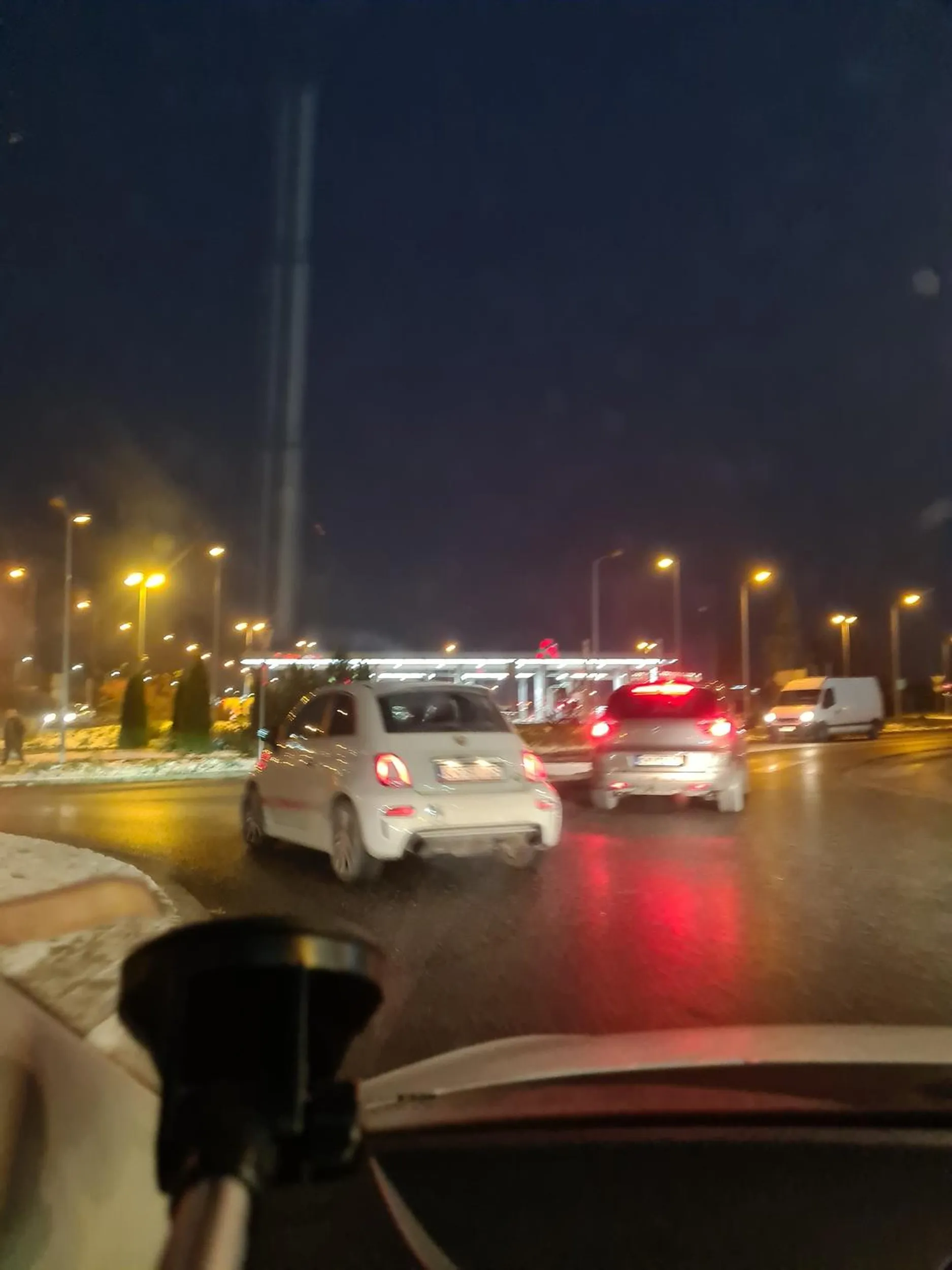 Kierowca wymusza pierwszeństwo