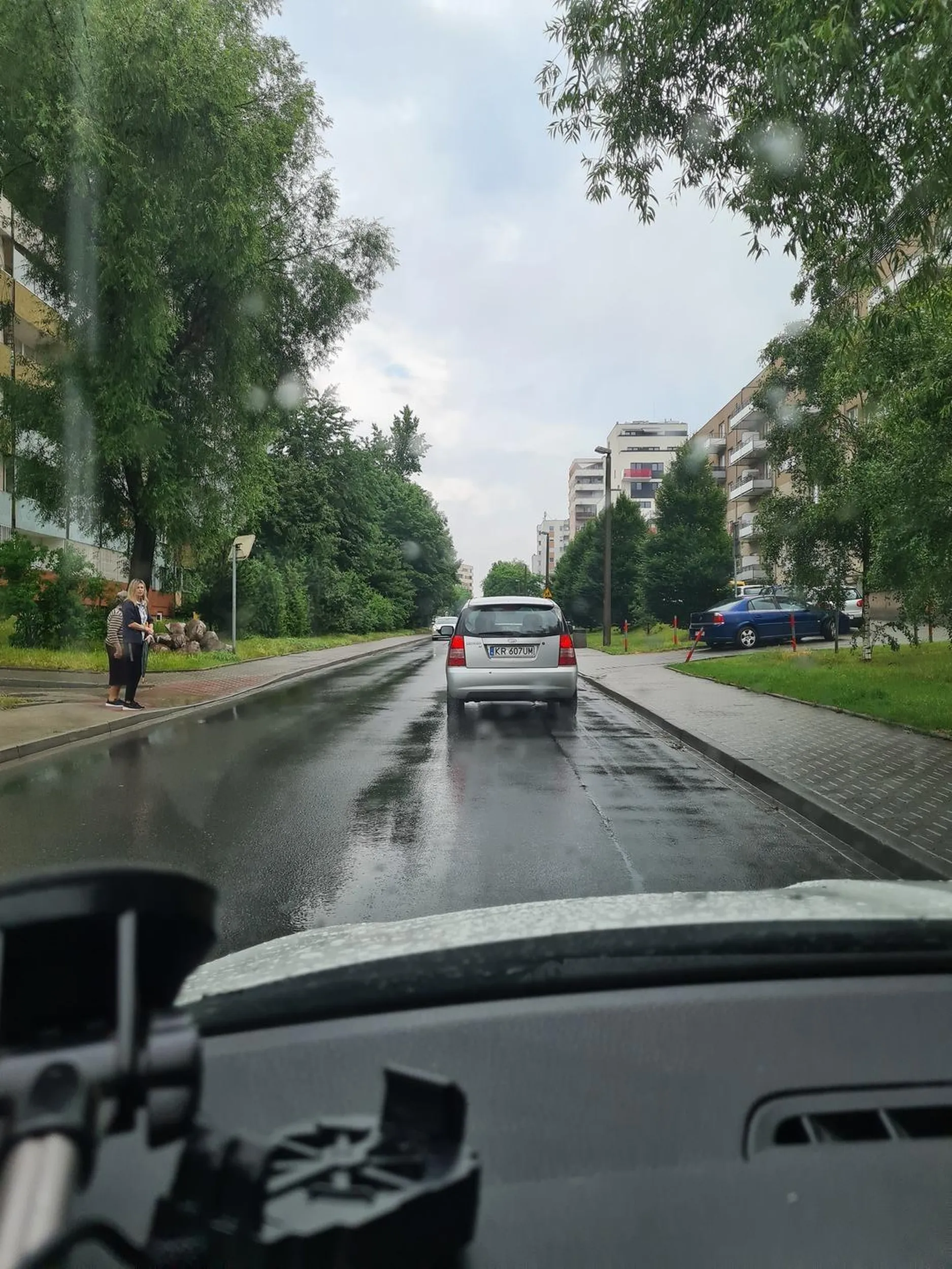 Kierowca wymusza pierwszeństwo