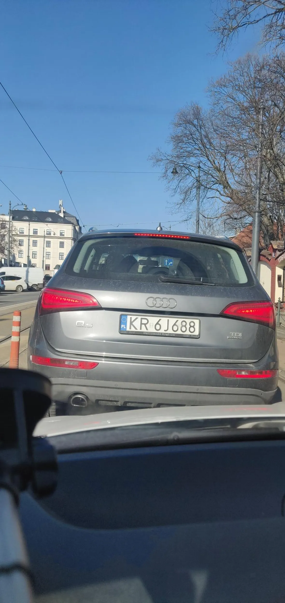 Kierowca wymusza pierwszeństwo