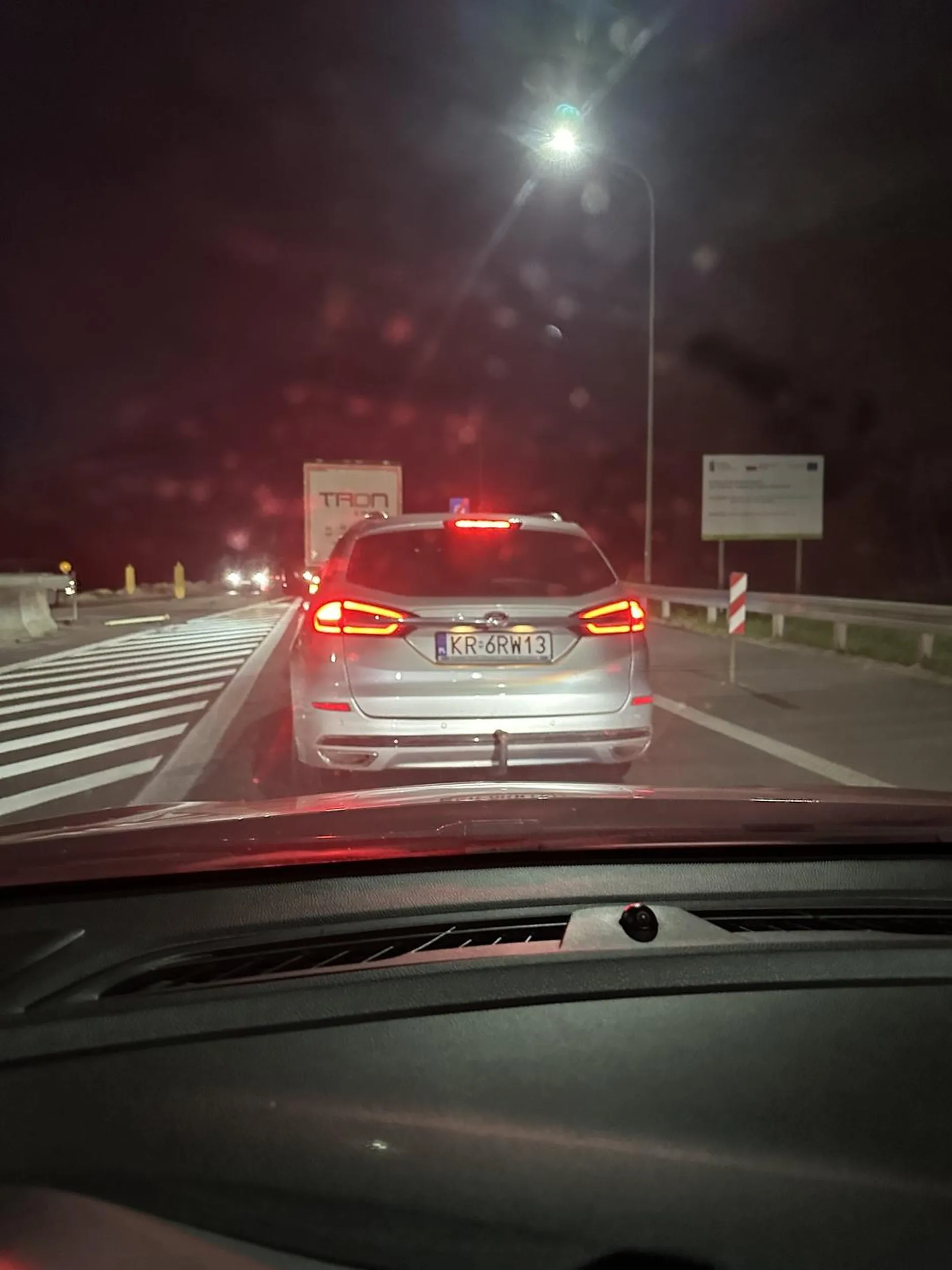 Chamie jak jest zwężenie spowodowane robotami obowiązuje  zamek.