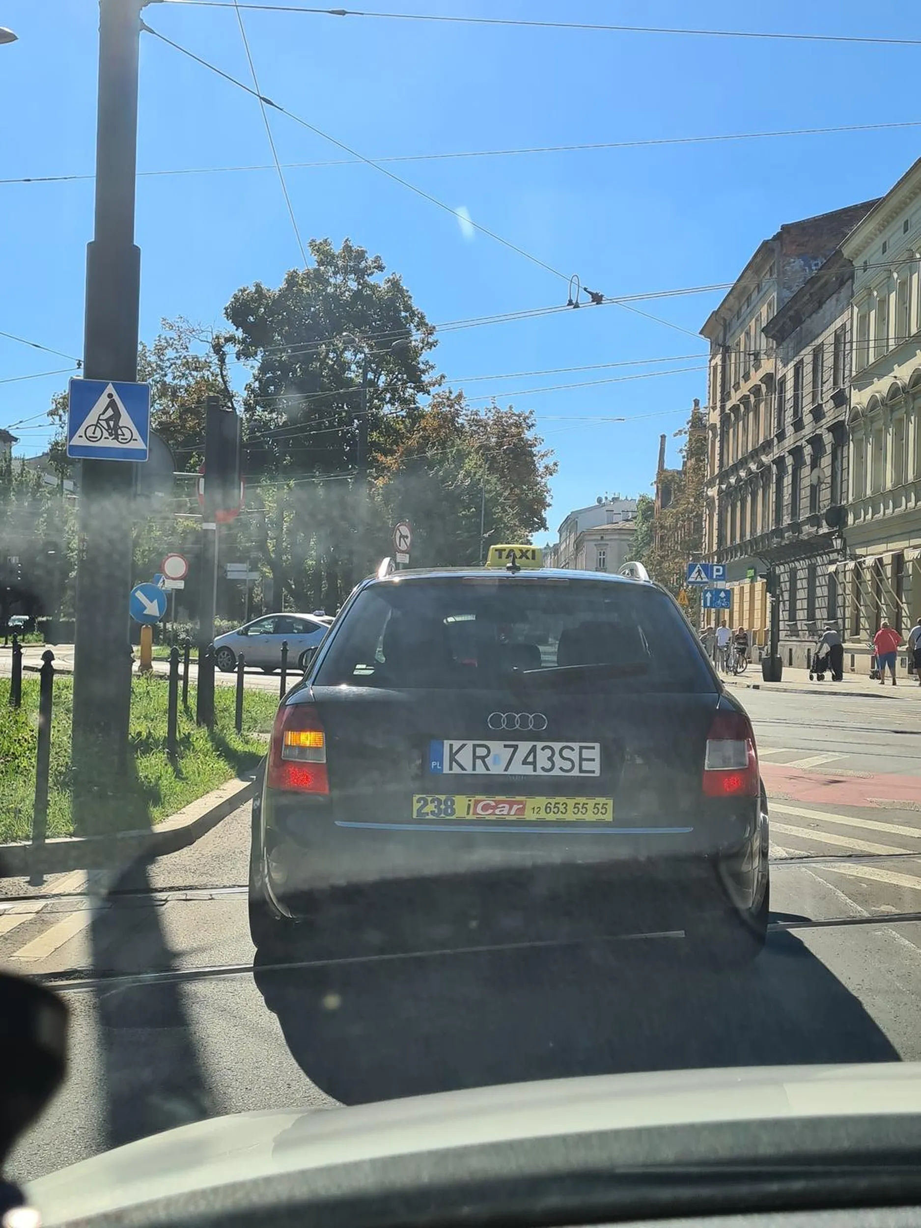 Kierowca wymusza pierwszeństwo