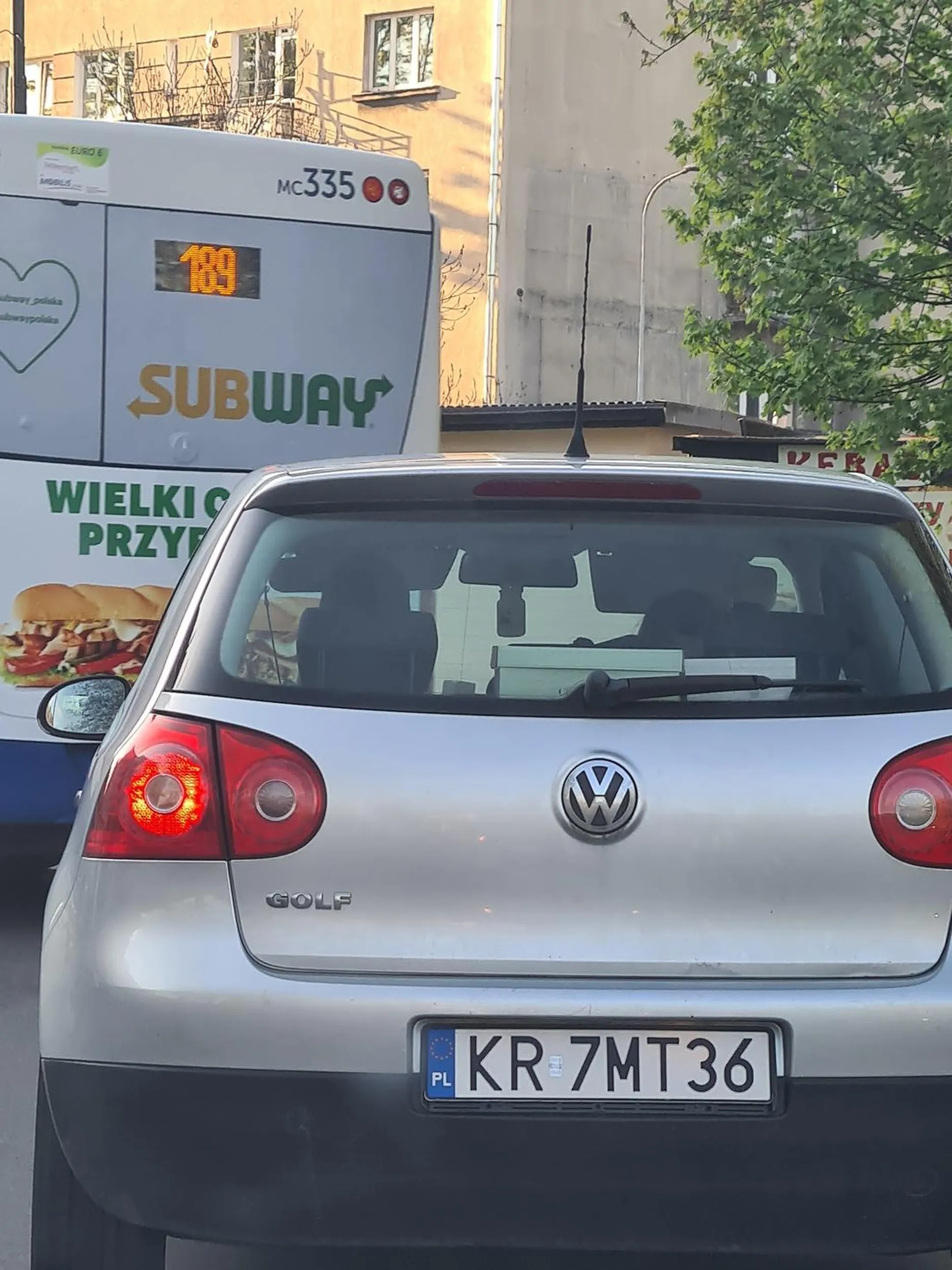 Kierowca stwarza zagrożenie na drodze