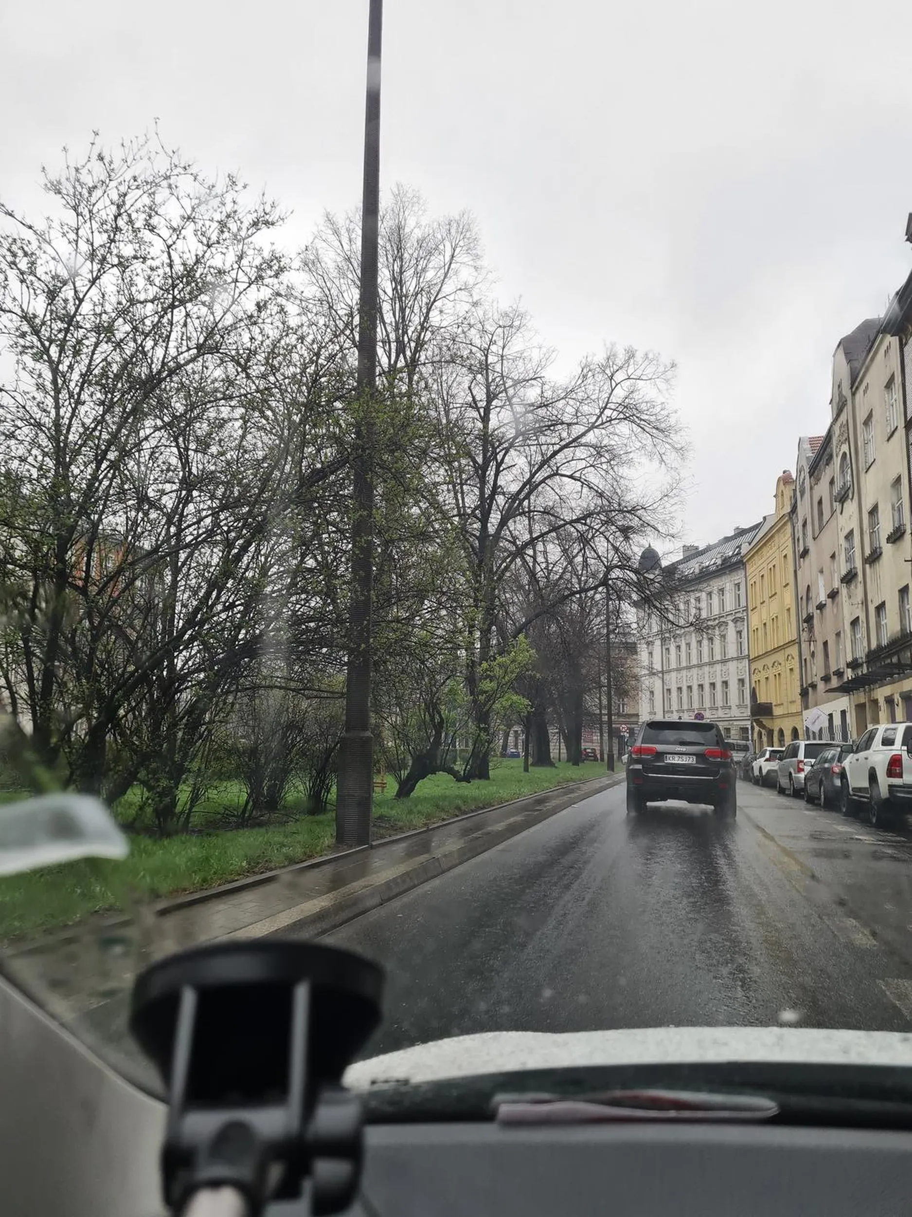 Kierowca wymusza pierwszeństwo