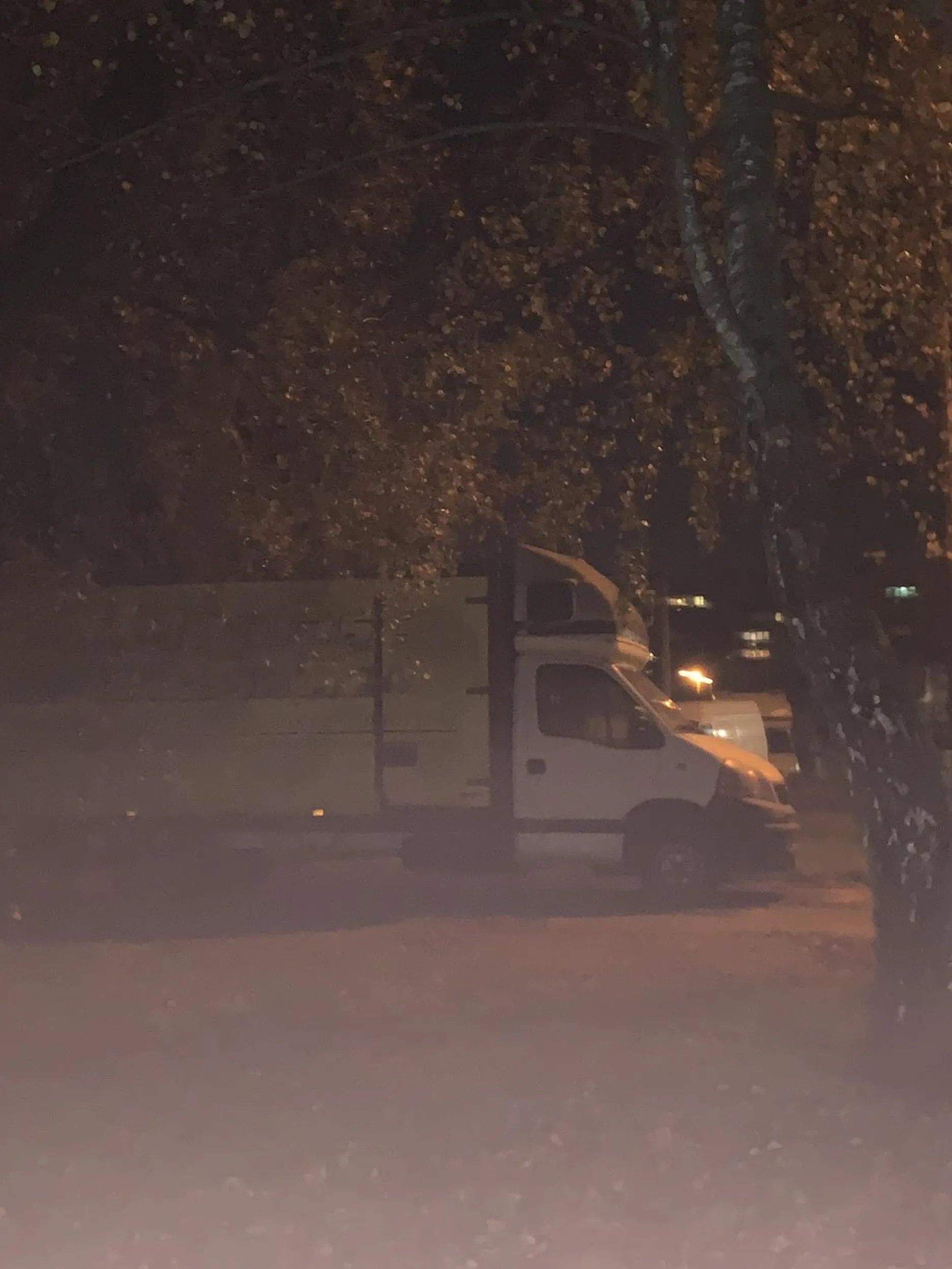 co sie z tym autem dzieje bo już 10 lat tak stoi?