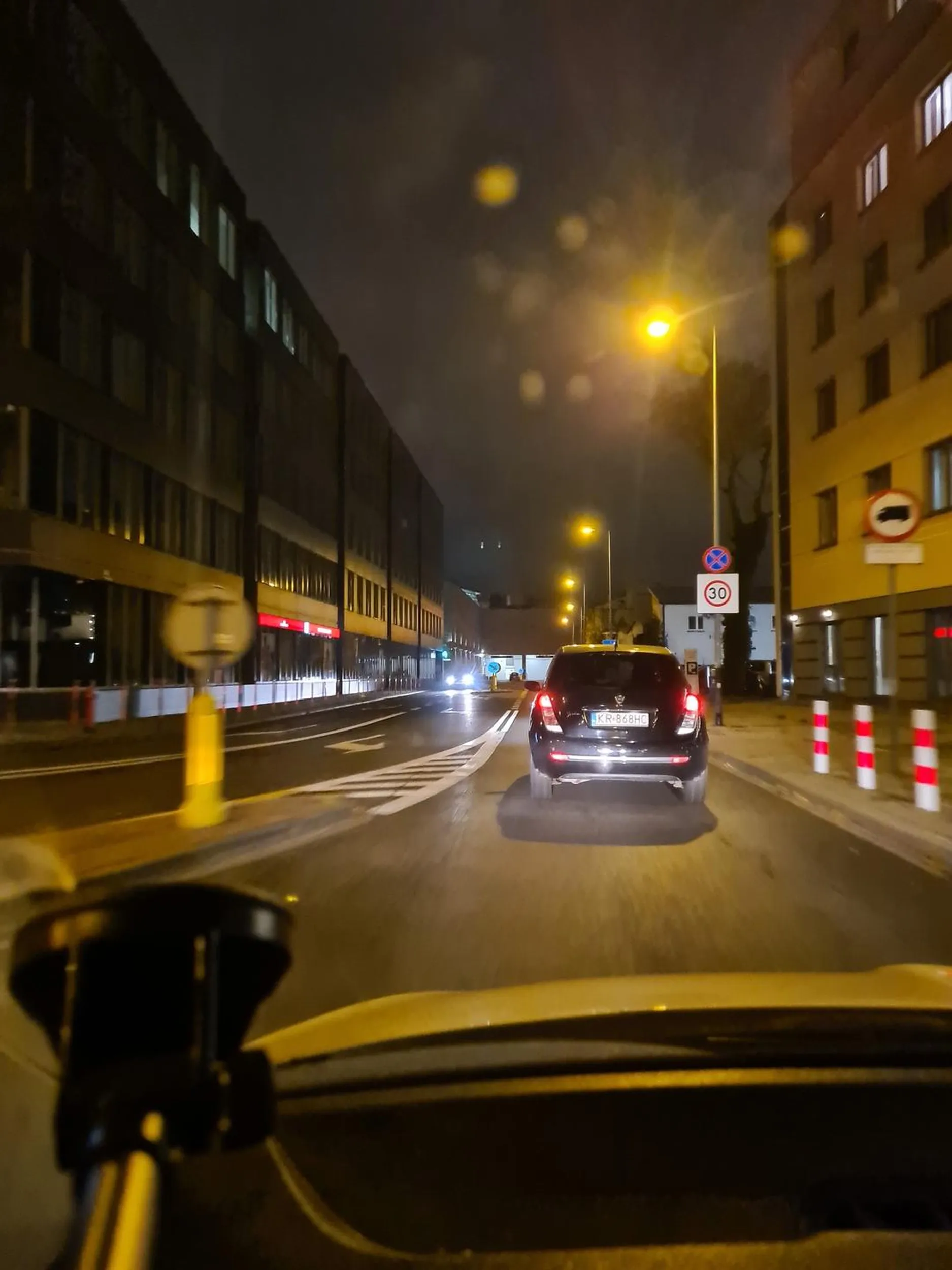 Kierowca wymusza pierwszeństwo