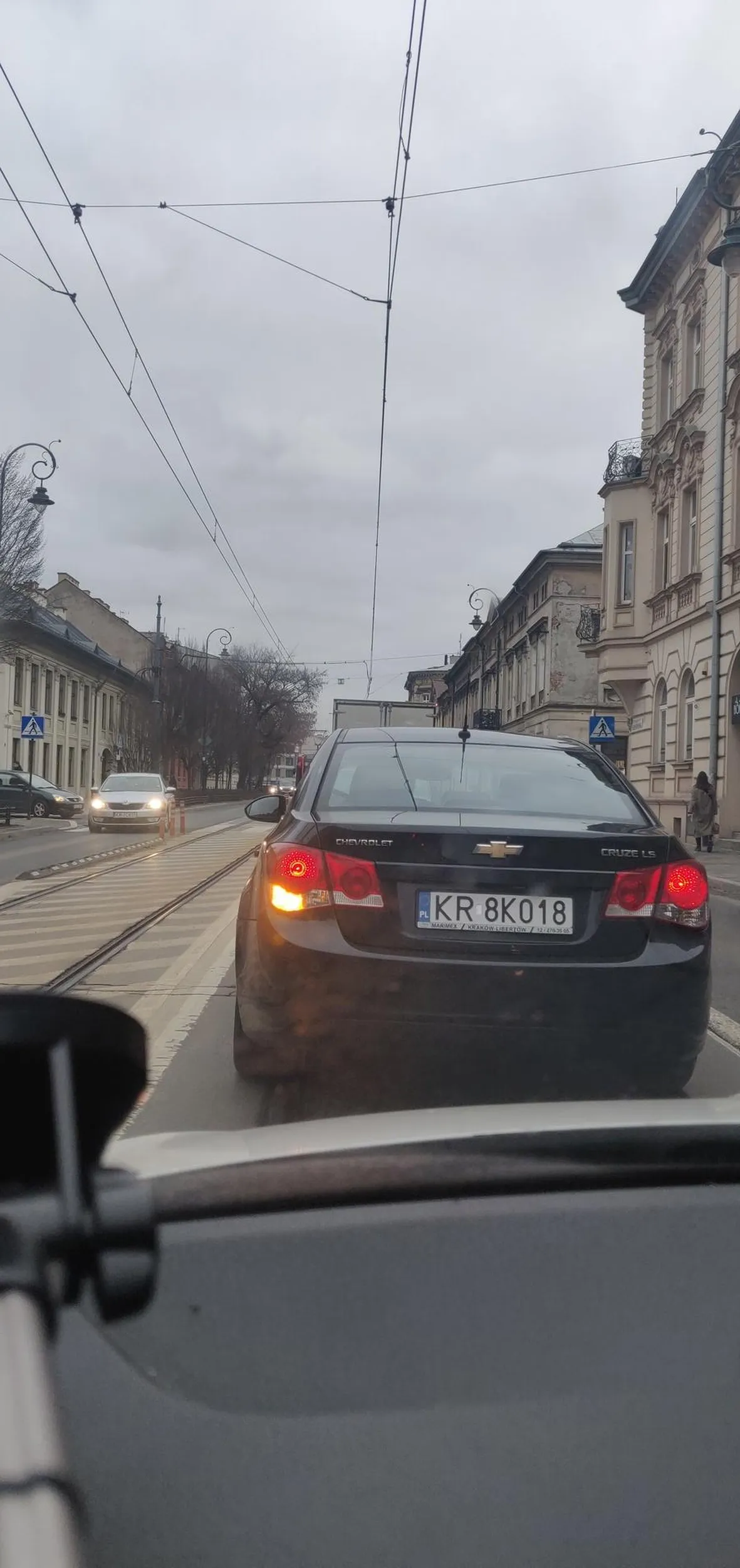 Kierowca wymusza pierwszeństwo i jeździ niebezpiecznie