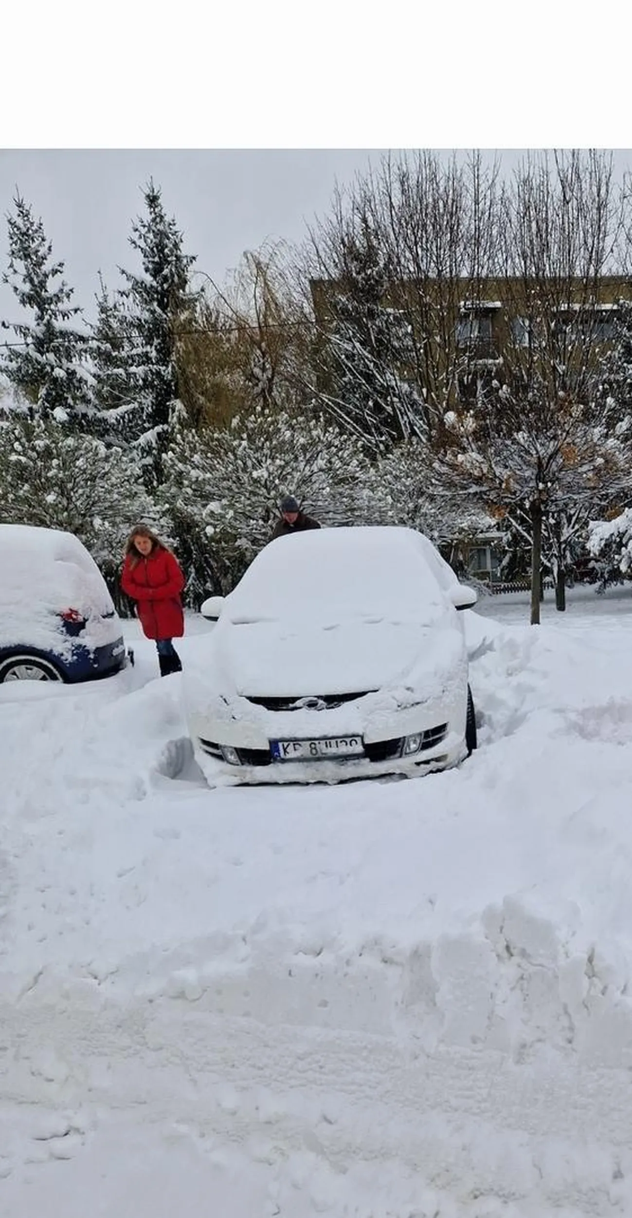 Calkowicie Zastawiony chodnik.. co tam piesi mogą obejść..