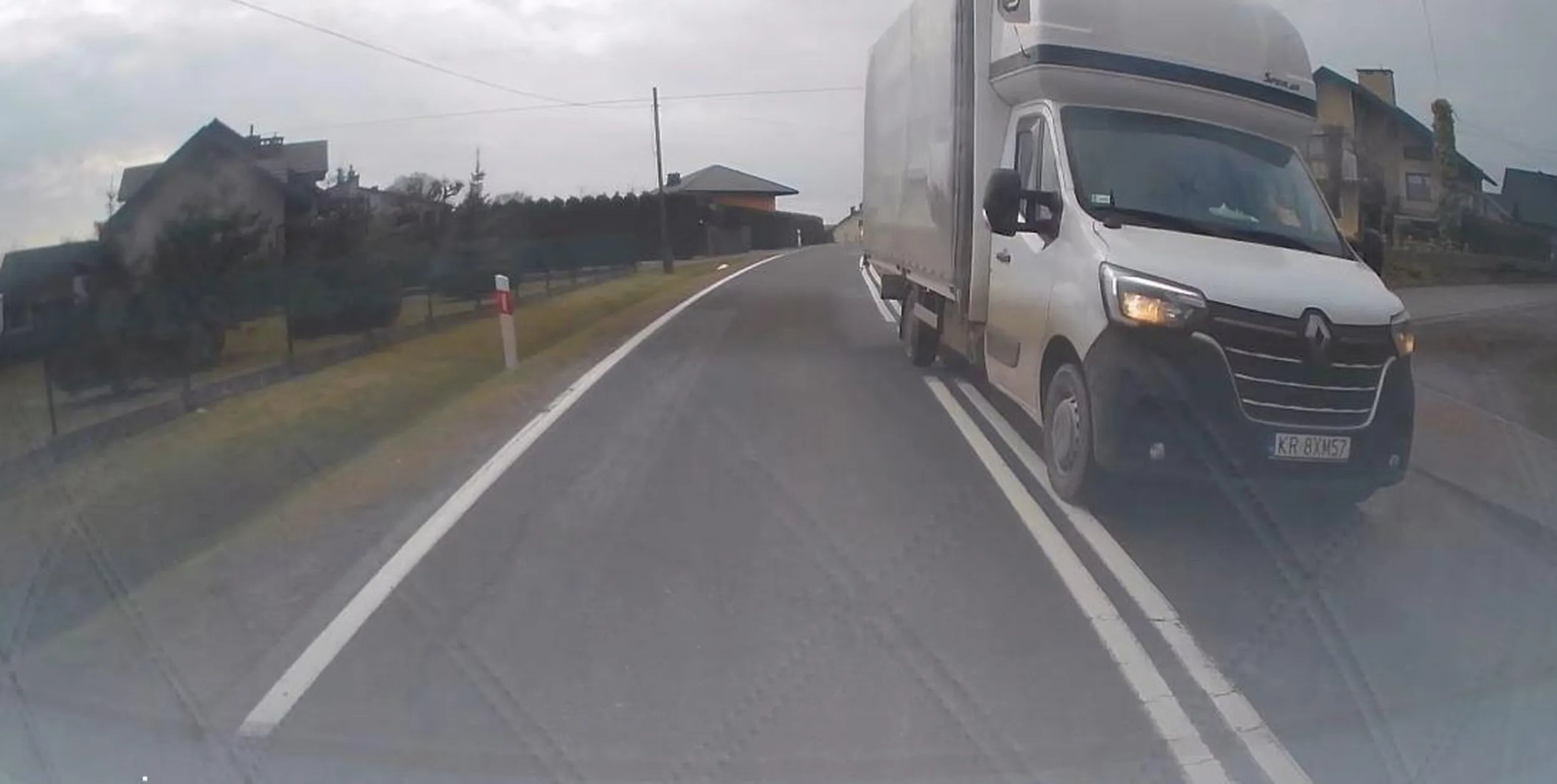 podwójna ciągła nie dotyczy