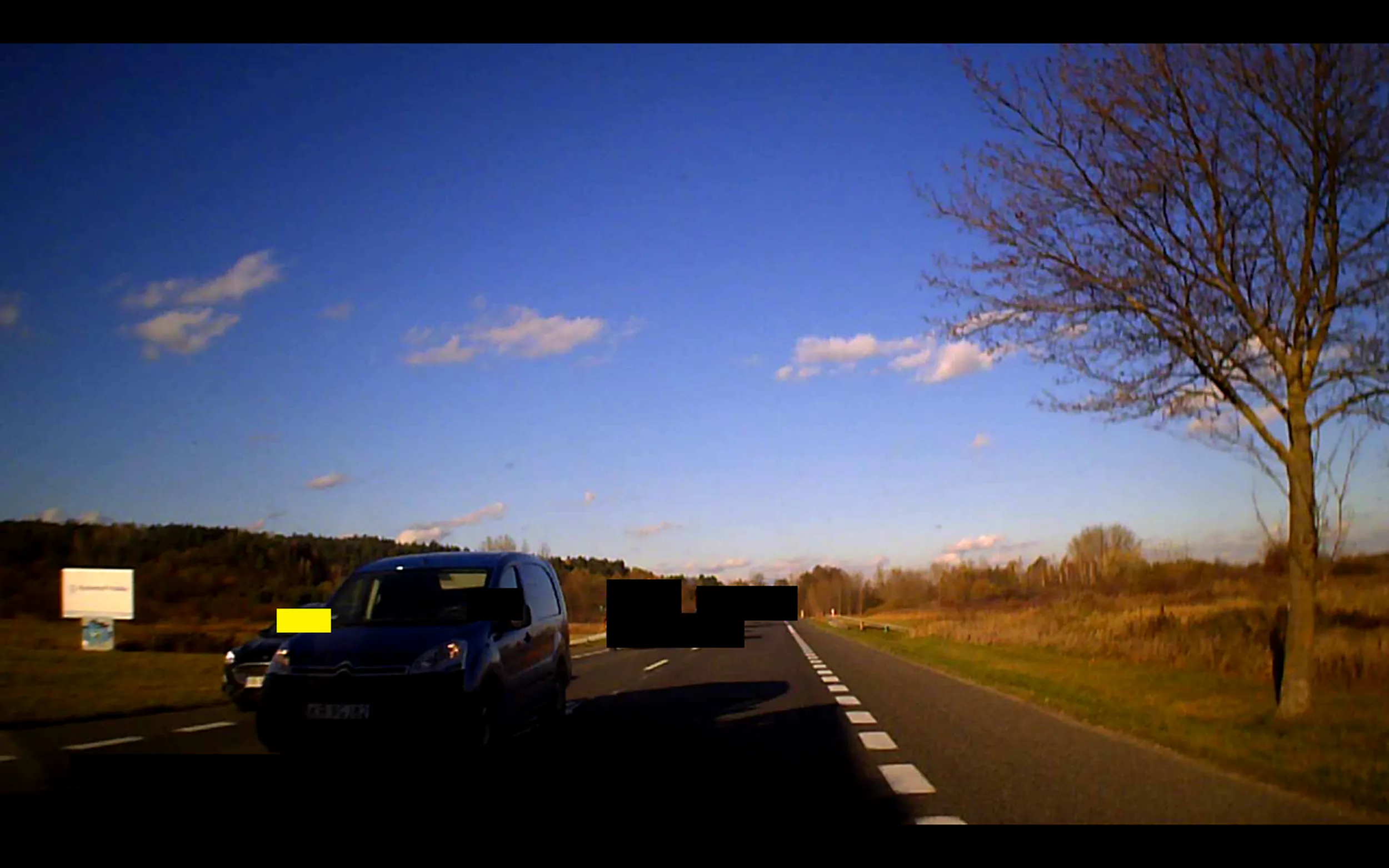 Trzymaj się swojego pasa *urwiszonie. To, że inny de*il Ci zjeżdża na pobocze, to nie oznacza, że znajdziesz drugiego, takiego samego. Ty chcesz wyprzedzać nie ja, więc Twój problem i następnym razem rusz głową, lecz nie tą dolną jak dotychczas!