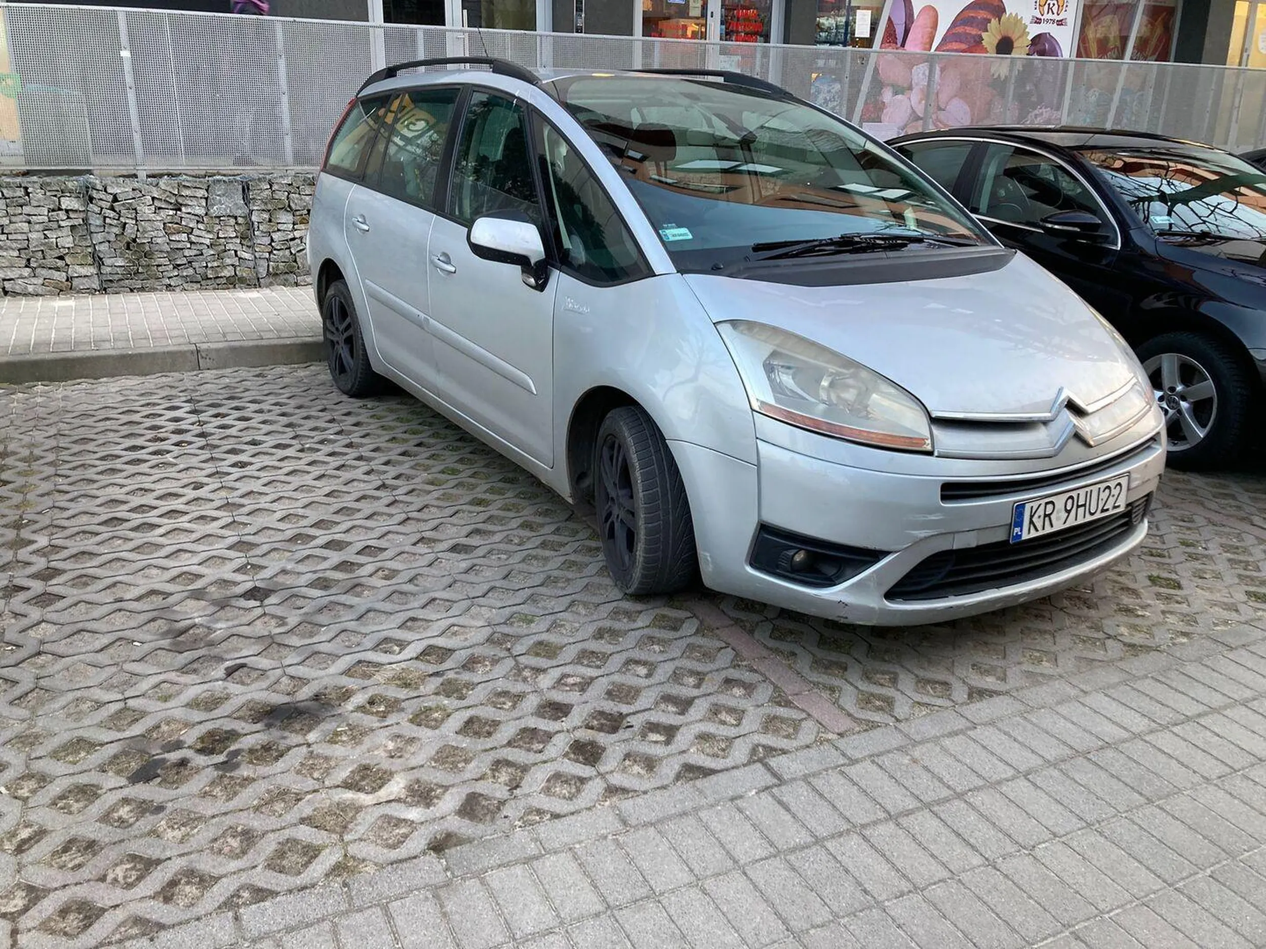 Kierowca nie potrafi parkować.