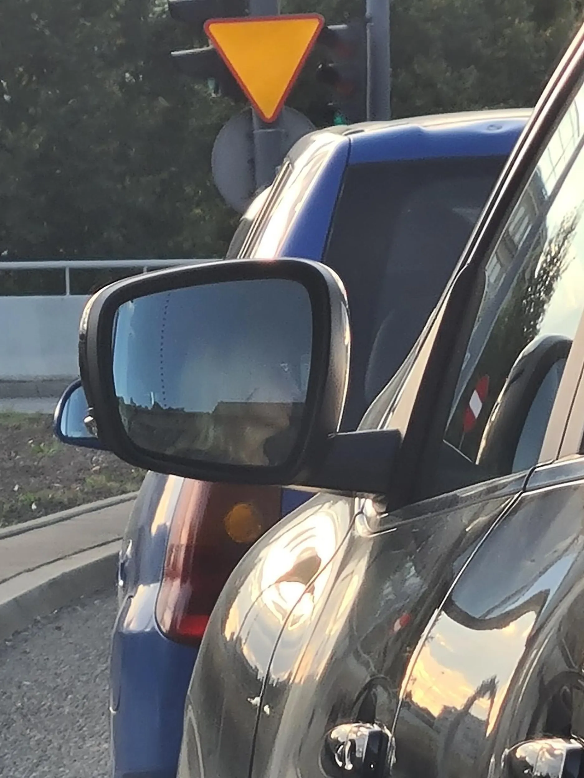 Kierowca wymusza pierwszeństwo