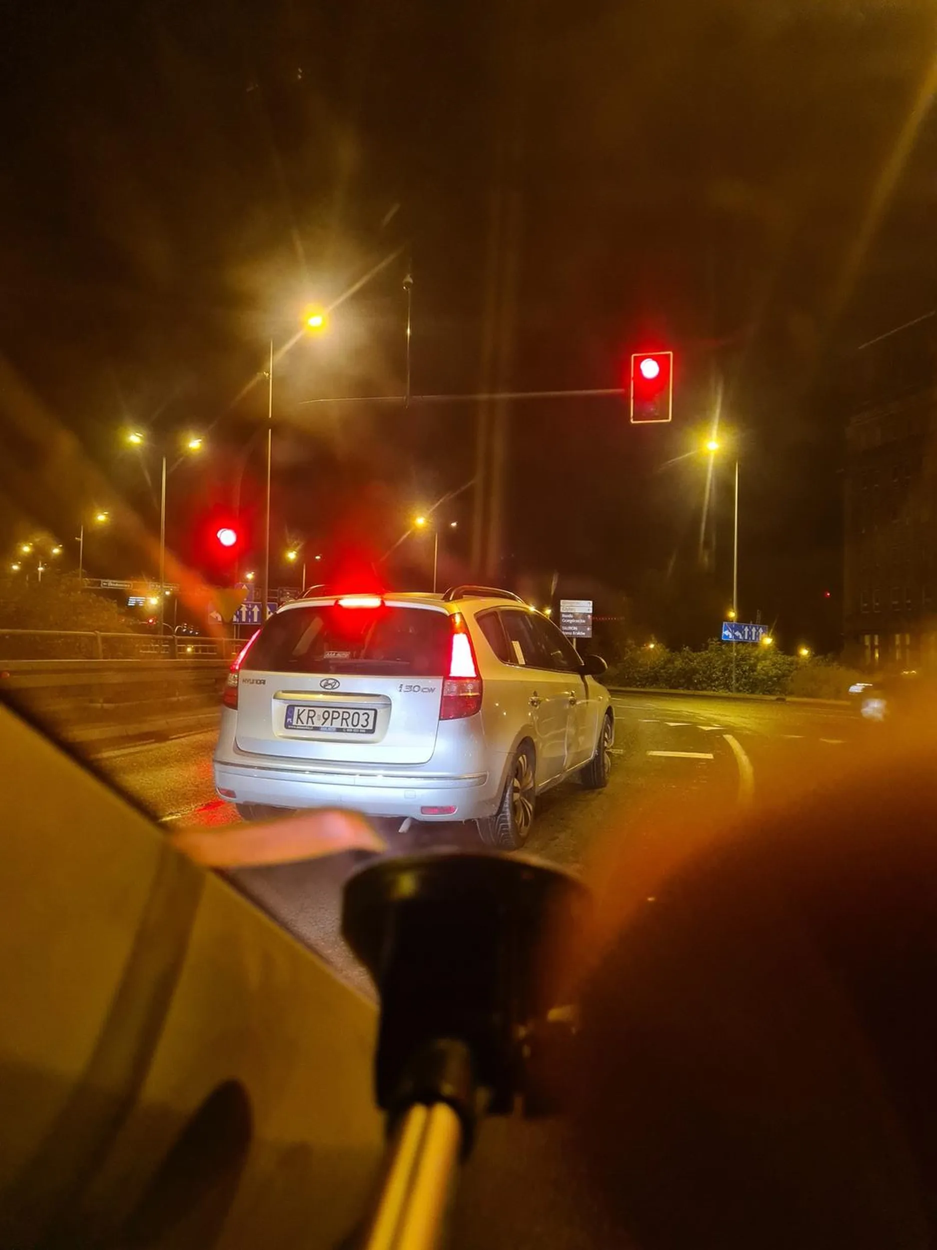 Kierowca wymusza pierwszeństwo