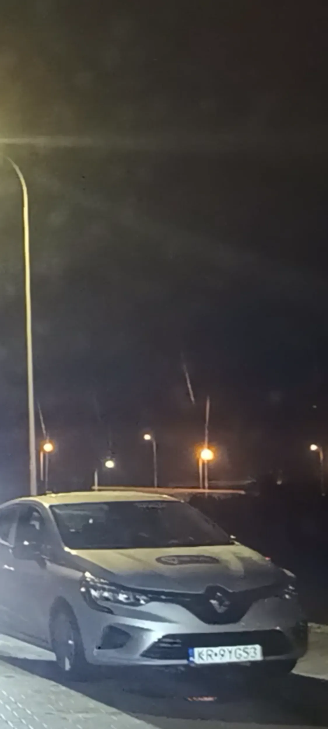 Parkowanie w Warszawie na chodniku i na ulicy gdzie jest zakaz zatrzymywania się i postoju.