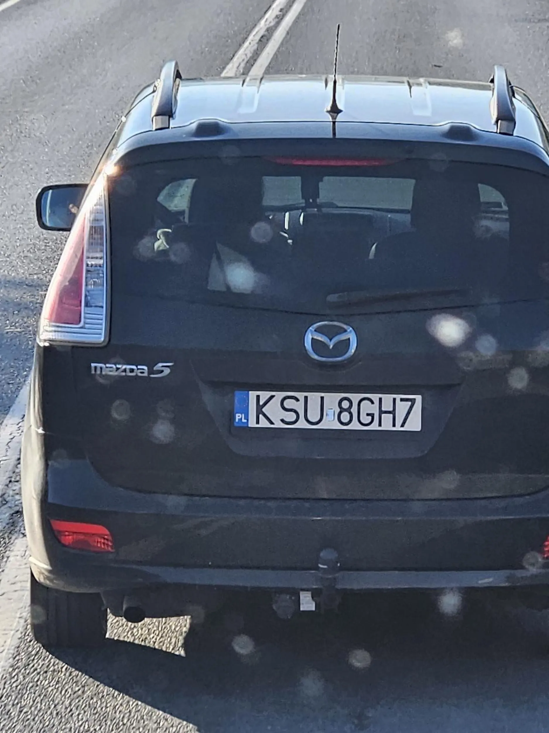 Istota prowadząca to auto, jedzie jak pi.da, pod czas wyprzedzania przyspiesza, 0 kultury na drodze. Z drogi ku.wo