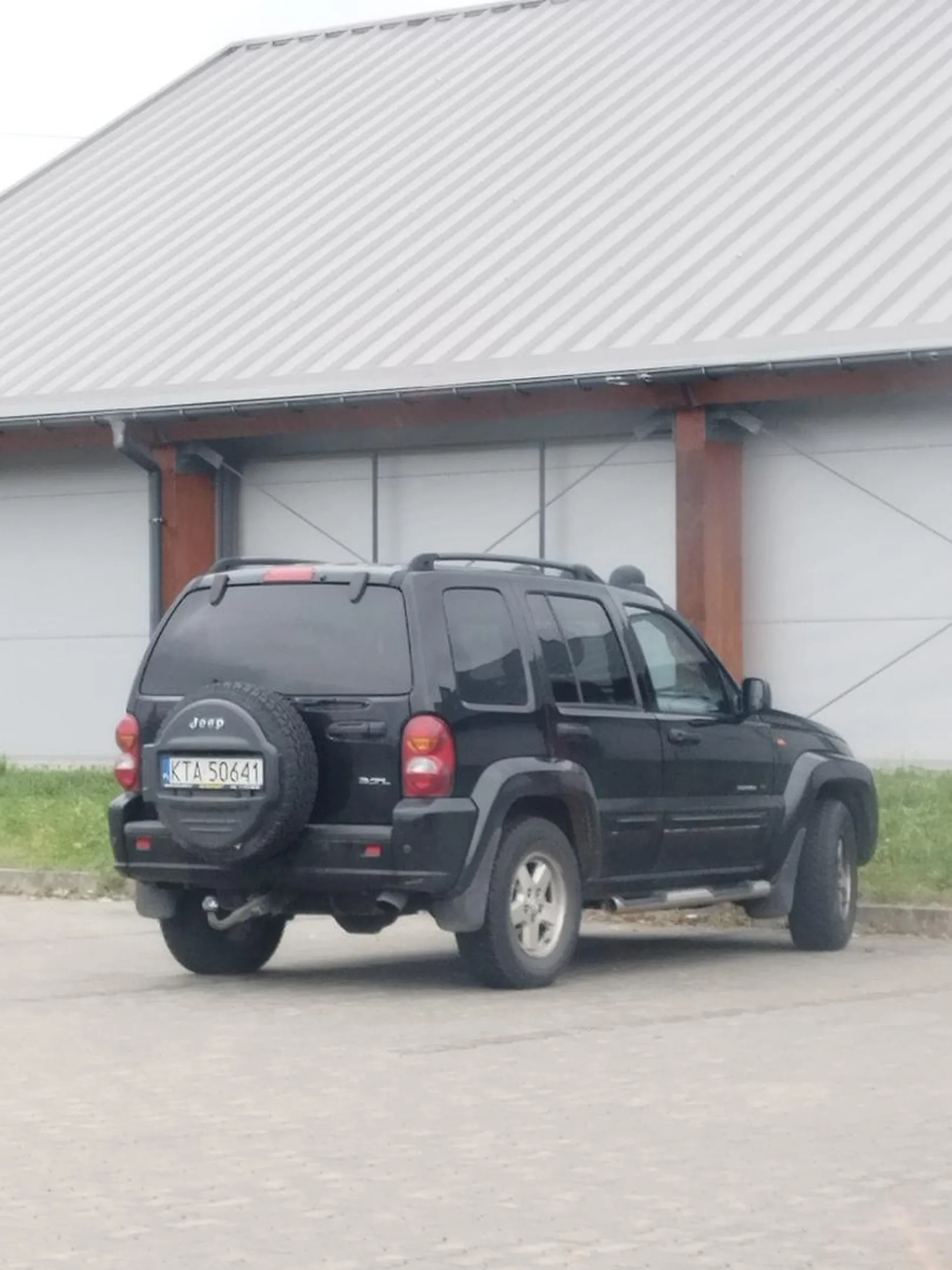 Tak duże auto ze na 2 miejscach musi stanac