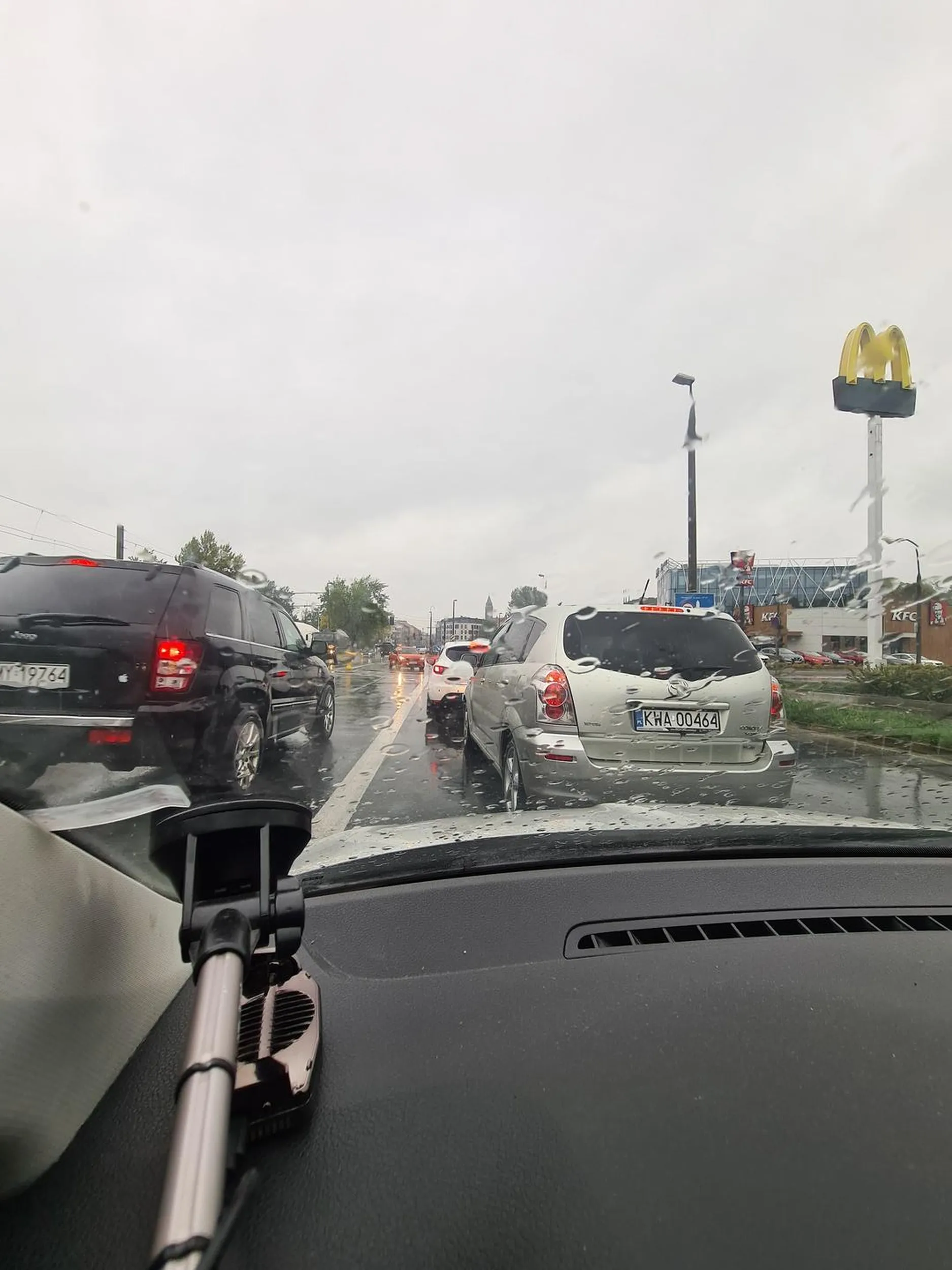 Kierowca wymusza pierwszeństwo