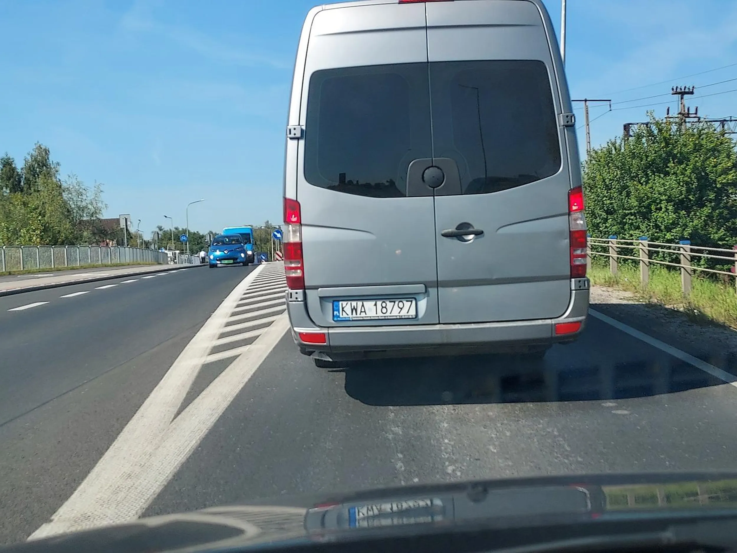 Uj zlamany, celowo wyjechal rzez czerwone swiatlo. Mpgl zabic moja rodzine