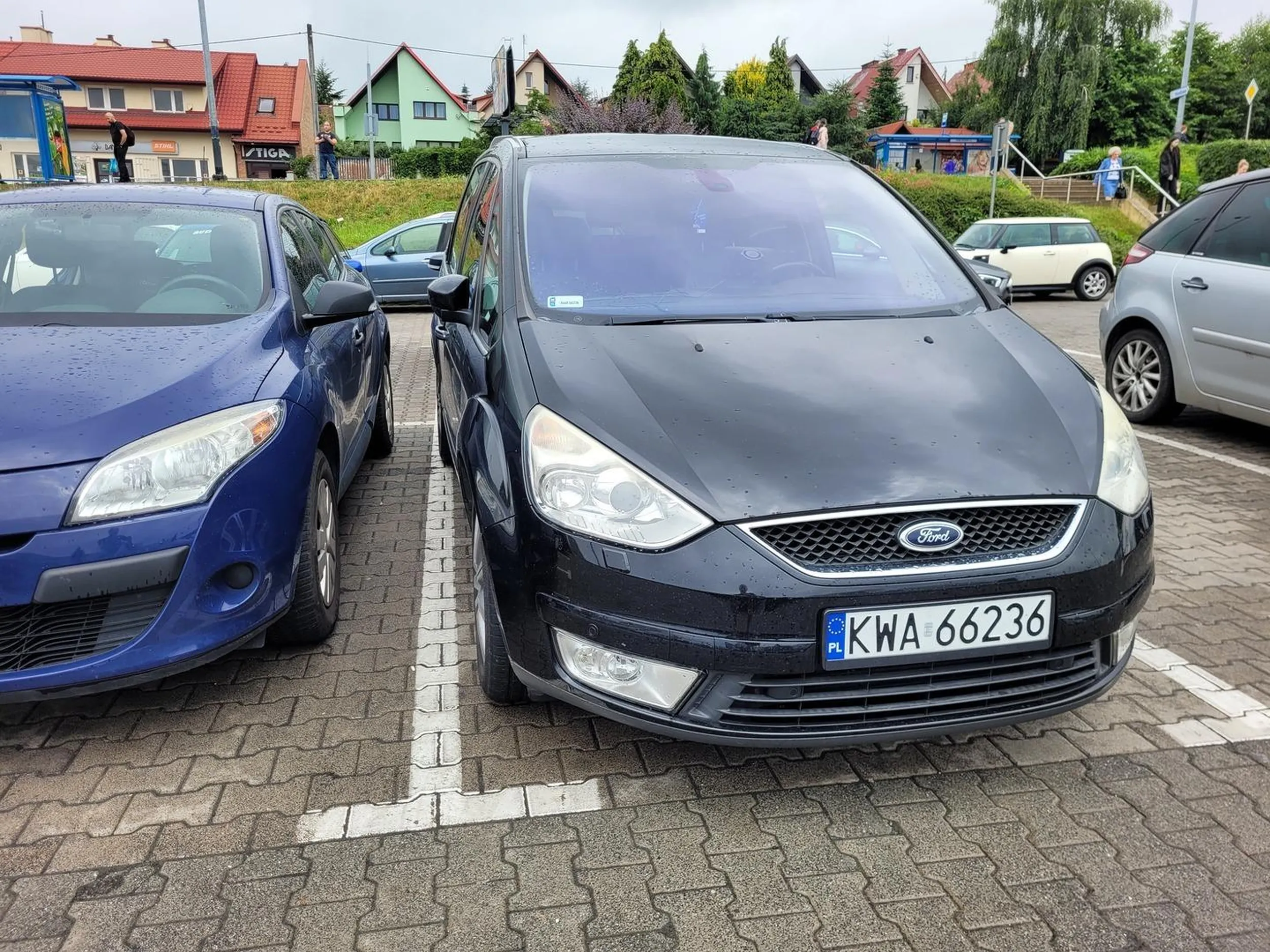 Dzień dobry. Dziękuję za zaparkowanie tak blisko moich drzwi, że musiałem wchodzić do samochodu przez bagażnik.