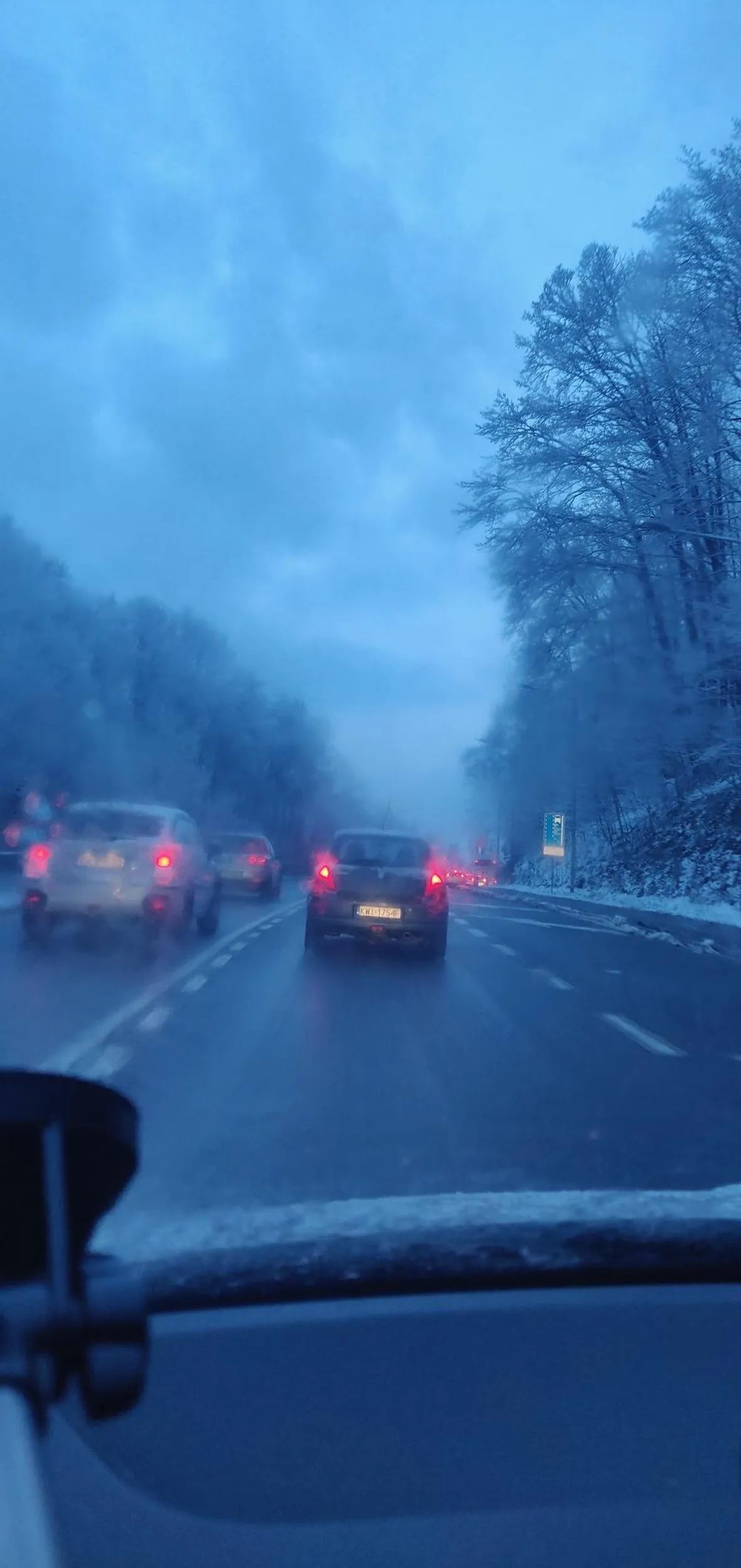 Kierowca jeździ buspasem bezprawnie