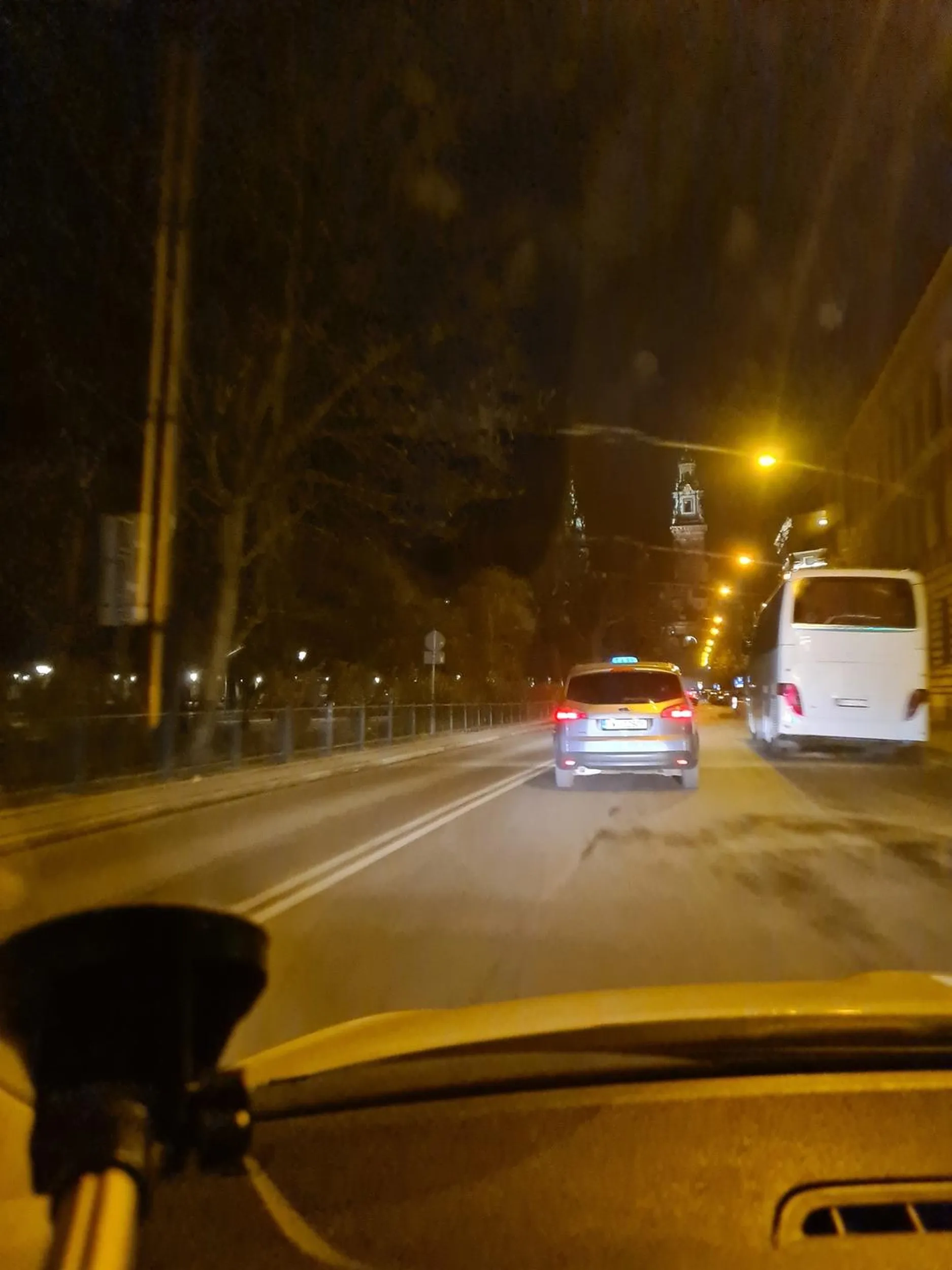 Kierowca wymusza pierwszeństwo