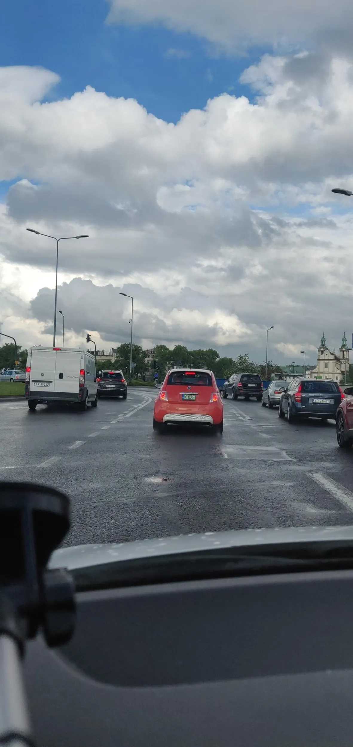 Kierowca wymusza pierwszeństwo