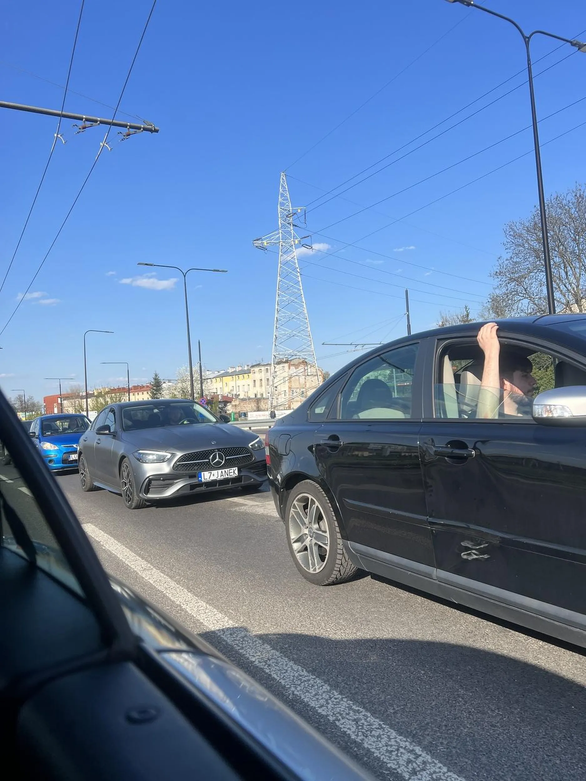 Myszko trochę ostrożniej na ulicy ?